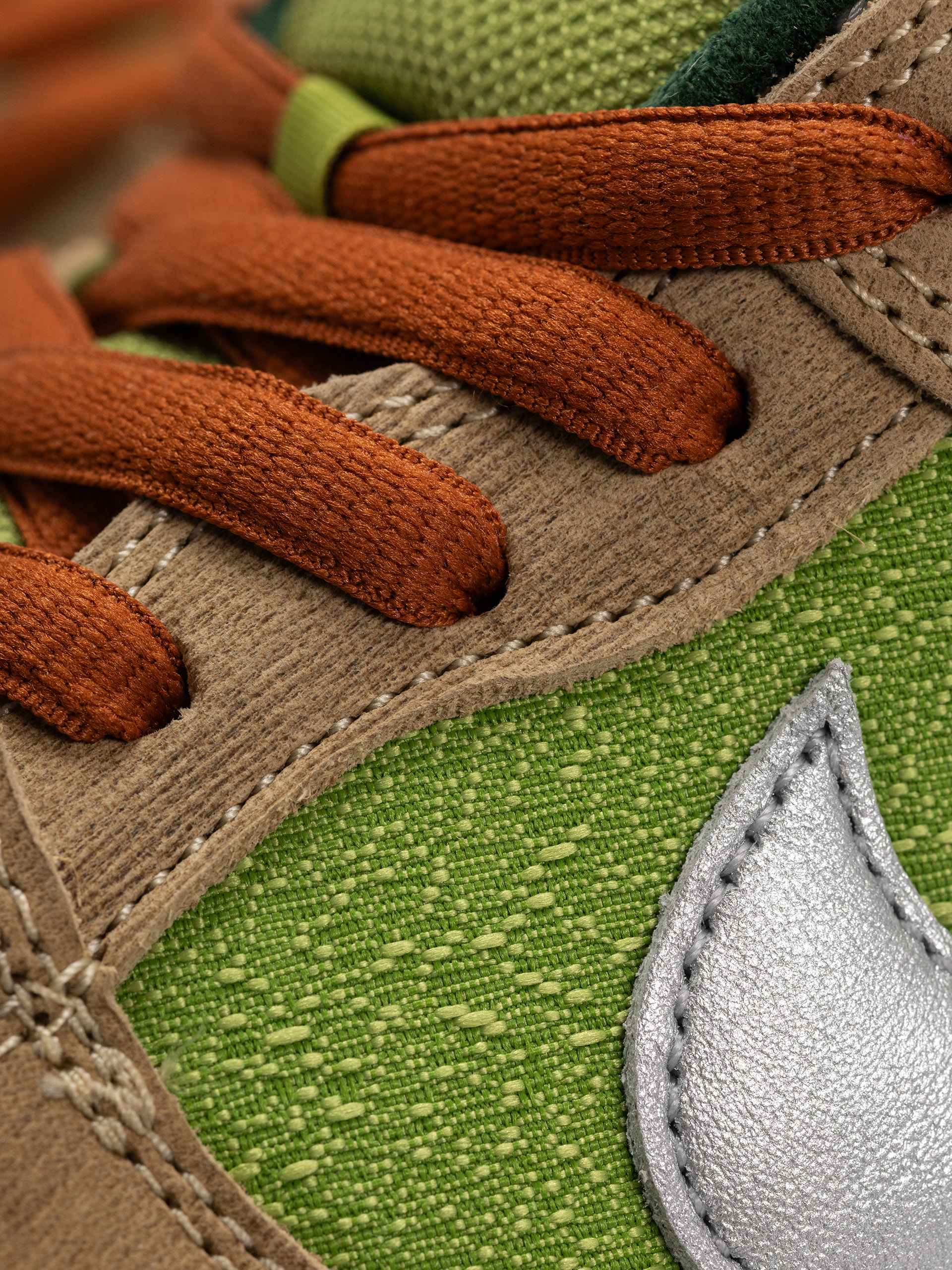 Boty Nike SB Dunk Low Pro Wc (sesame/metallic silver pear fir)