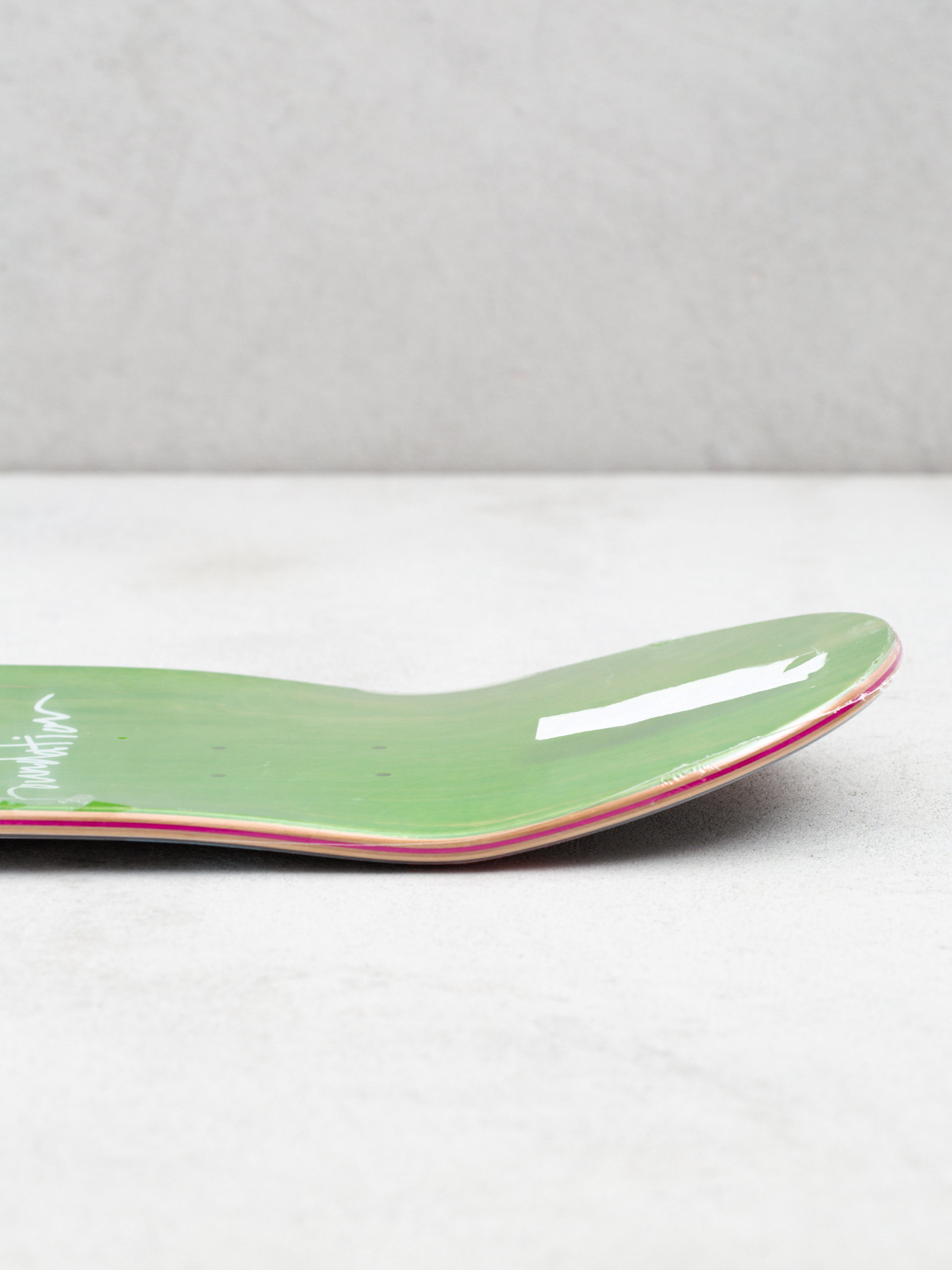 Deska Foundation Push Contact