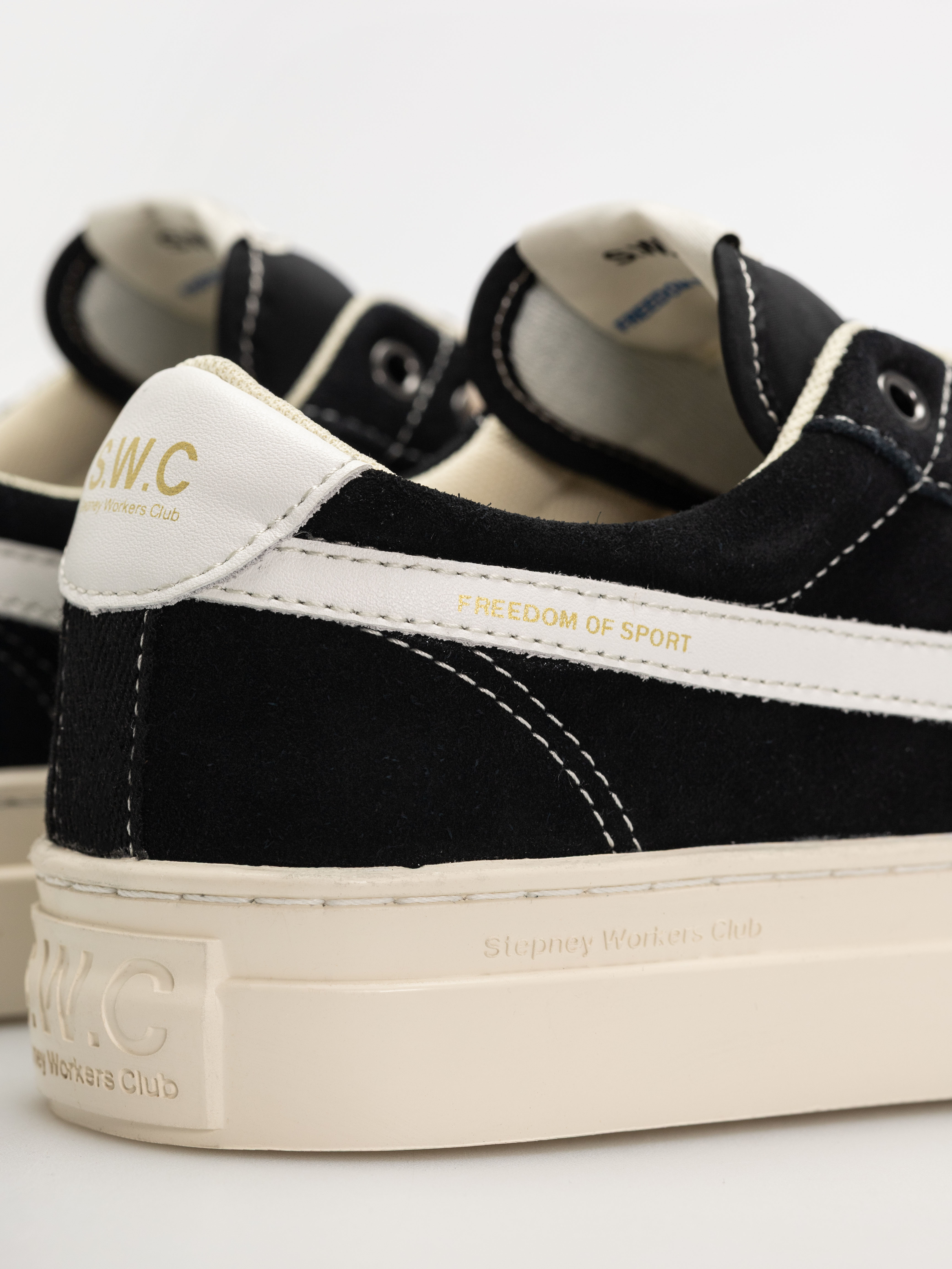 Boty Stepney Workers Club Dellow S-Strike (suede black/white)