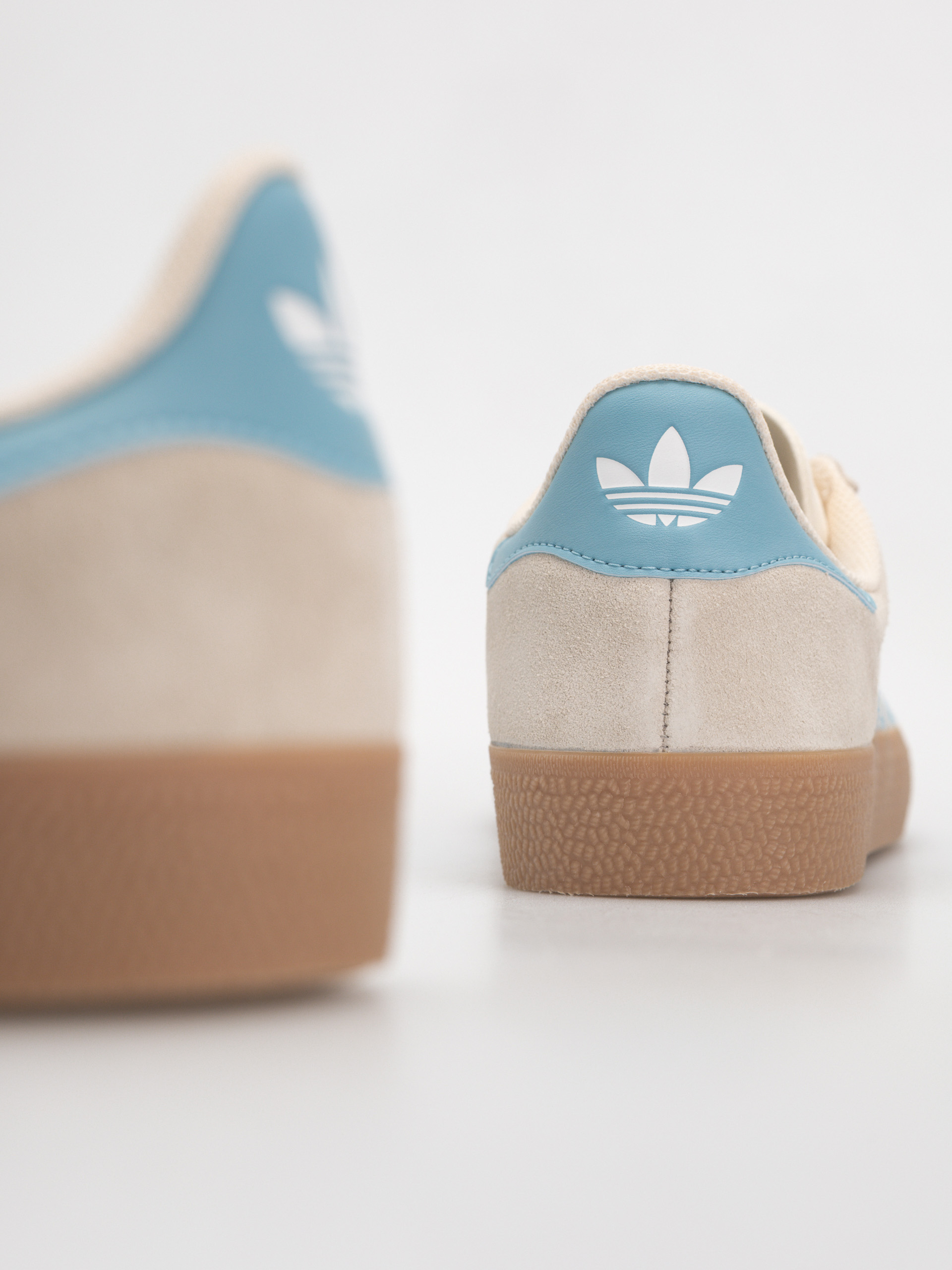Boty adidas Gazelle Adv (wonwhi/preblu/gum4)
