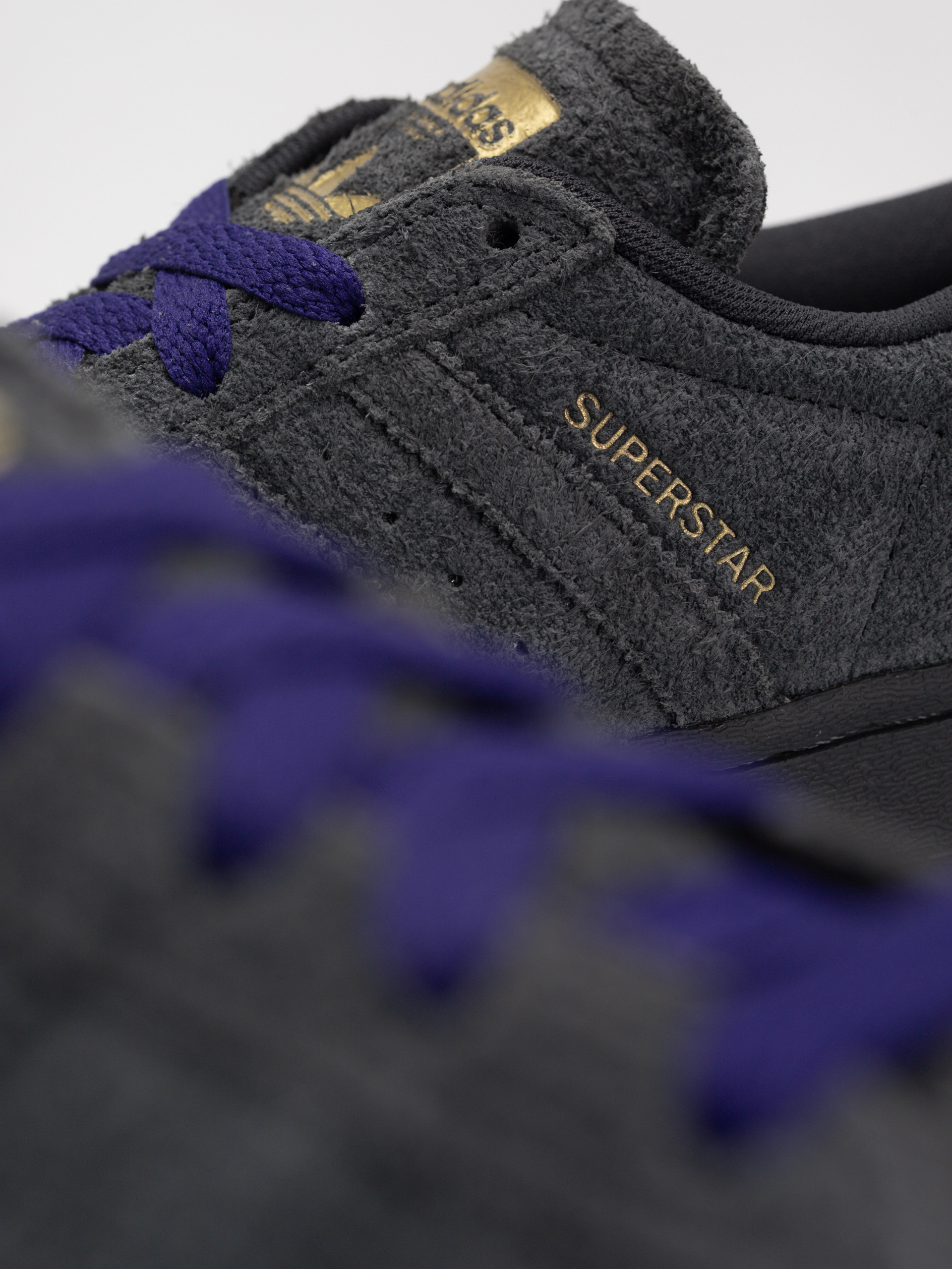 Boty adidas Superstar Adv (carbon/carbon/cpurpl)