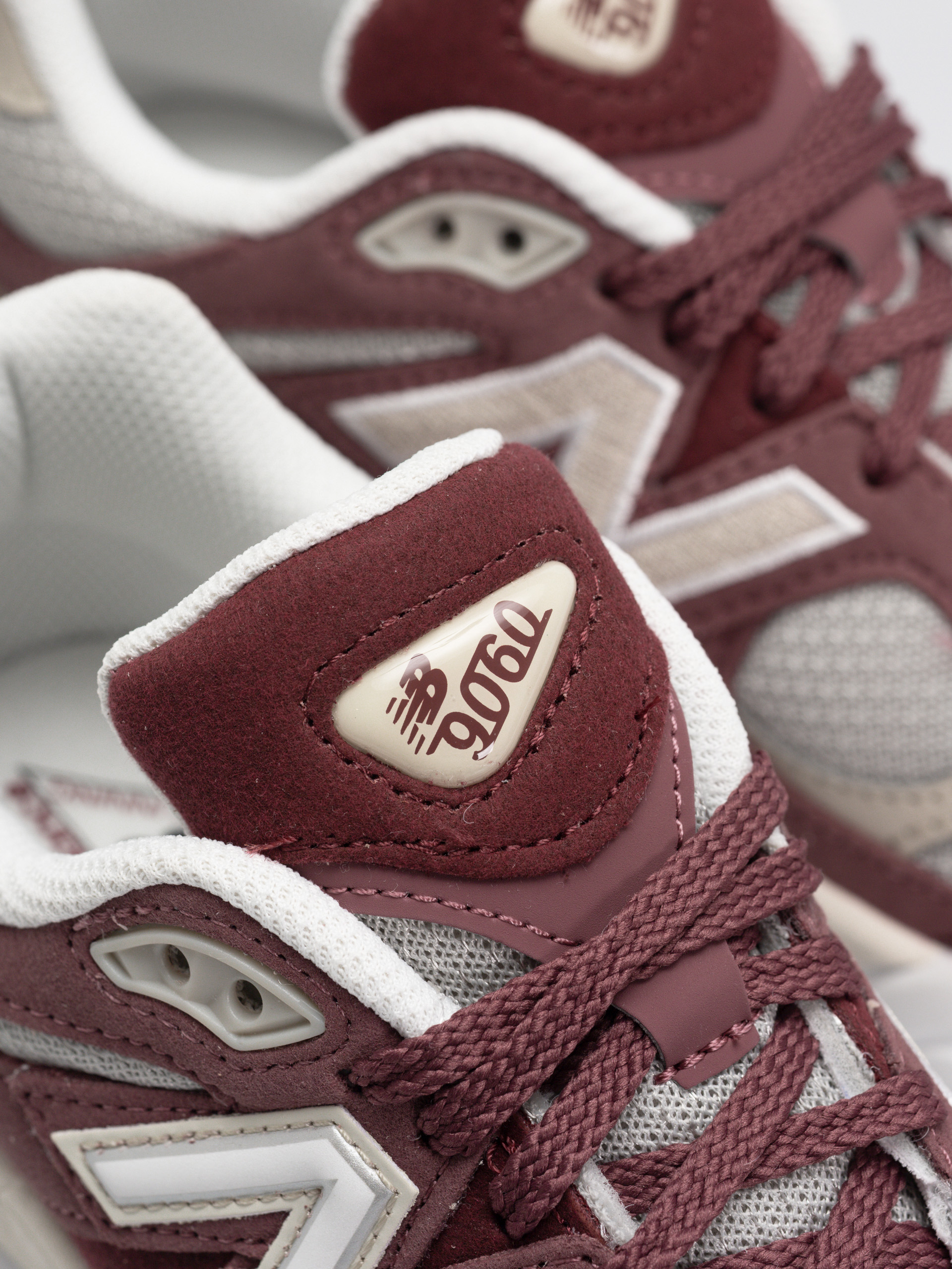 Boty New Balance 9060 JR (washed burgundy)