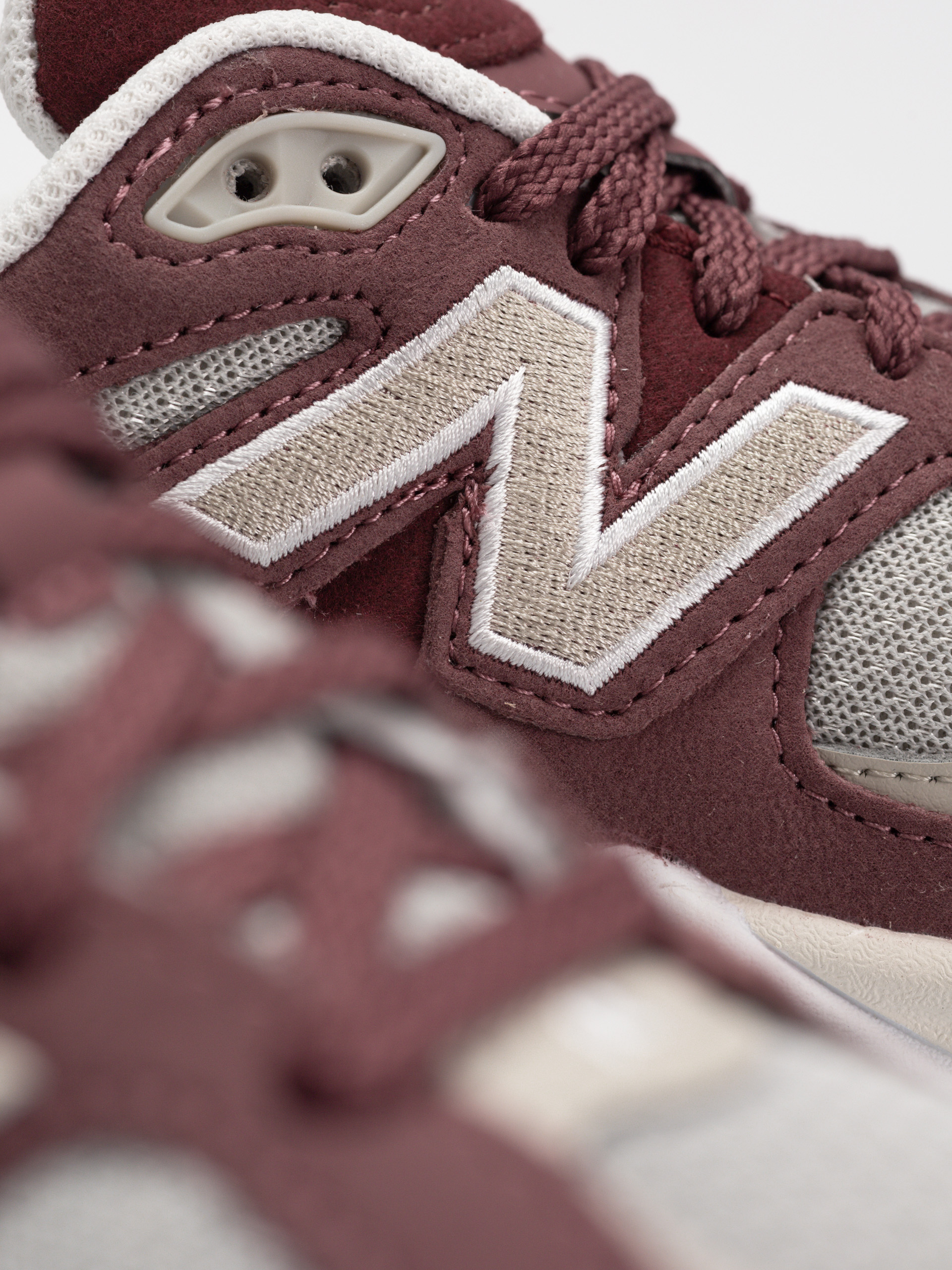Boty New Balance 9060 JR (washed burgundy)