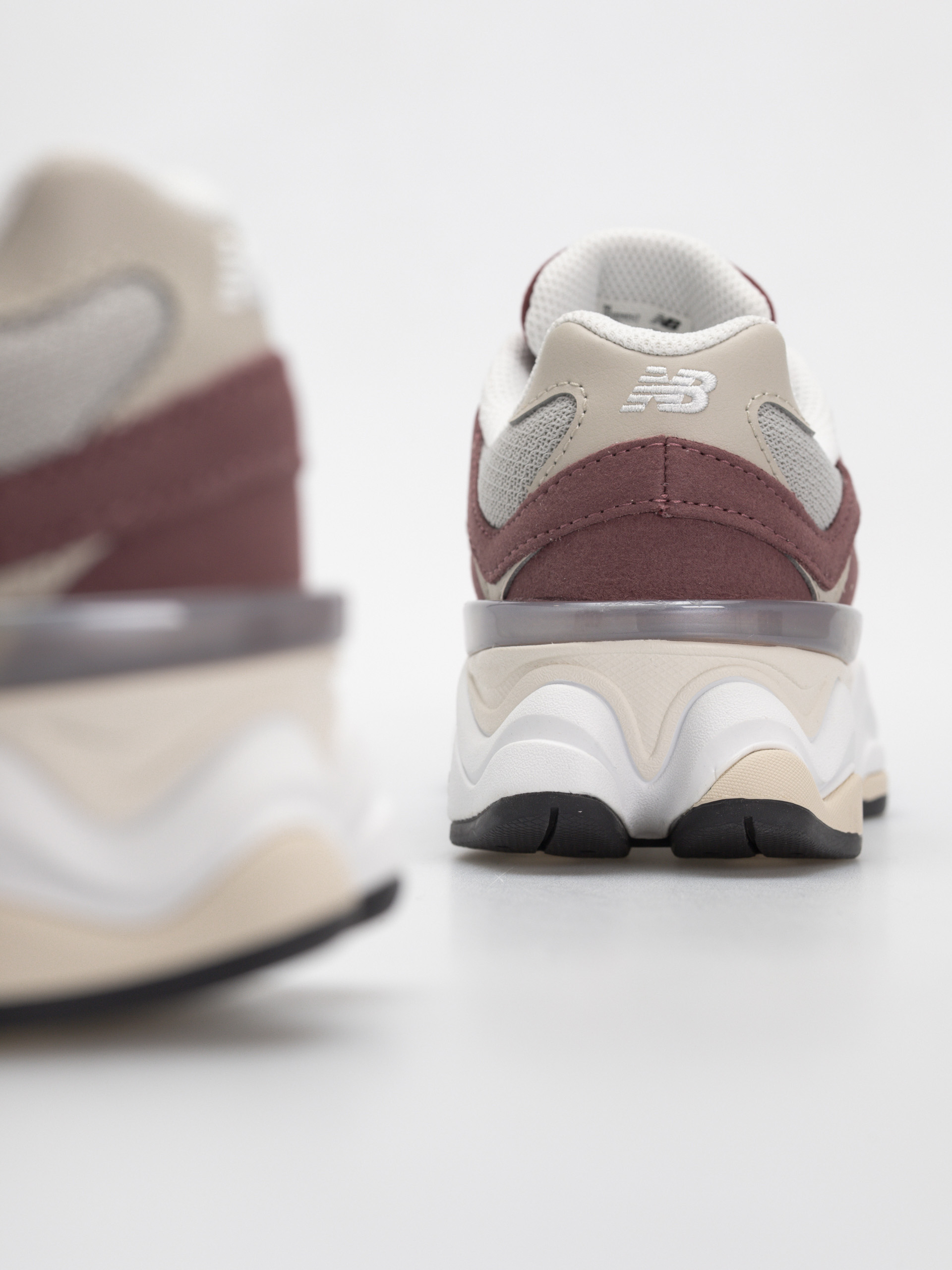 Boty New Balance 9060 JR (washed burgundy)