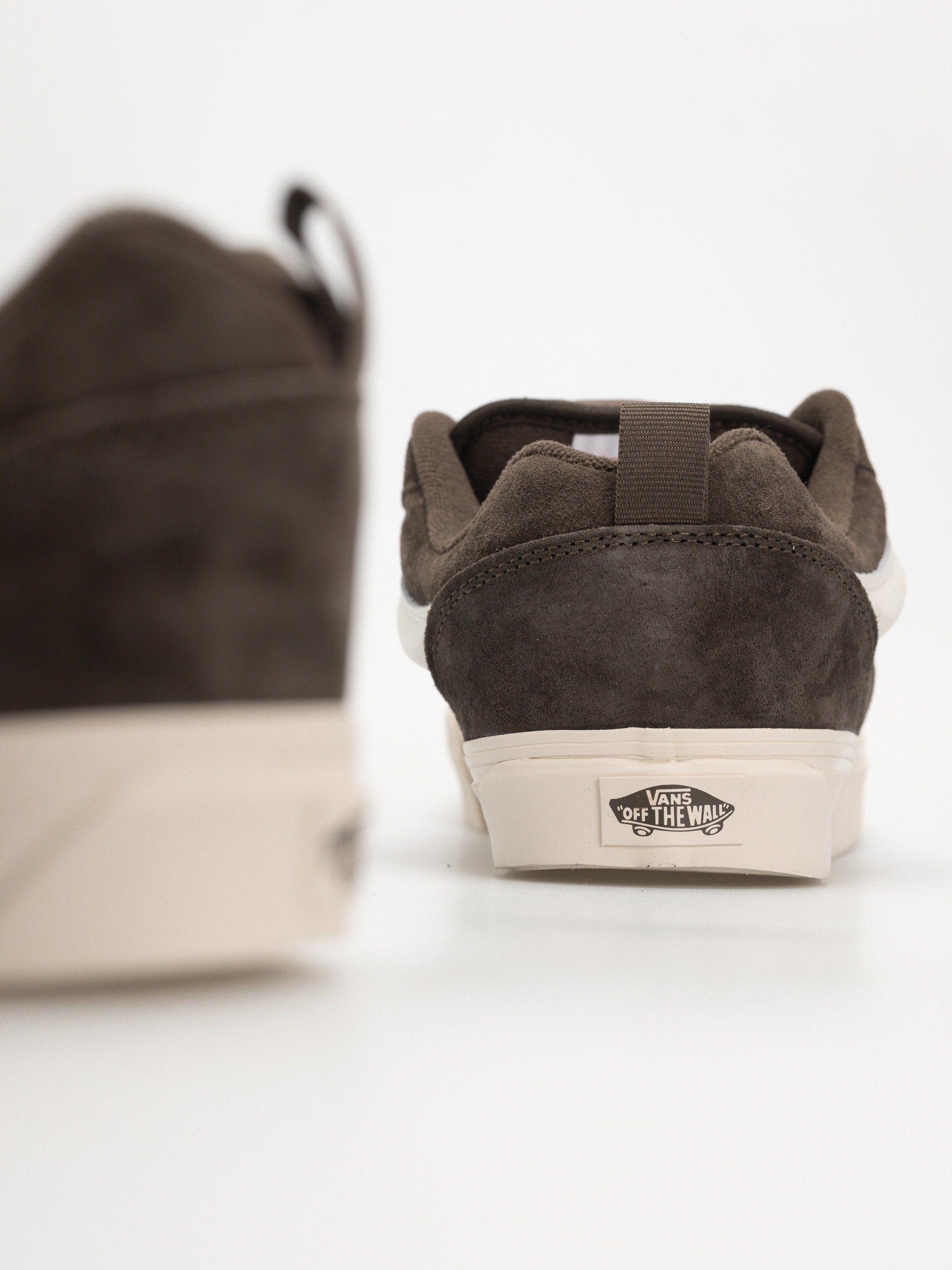 Boty Vans Knu Skool (pig suede coal brown)