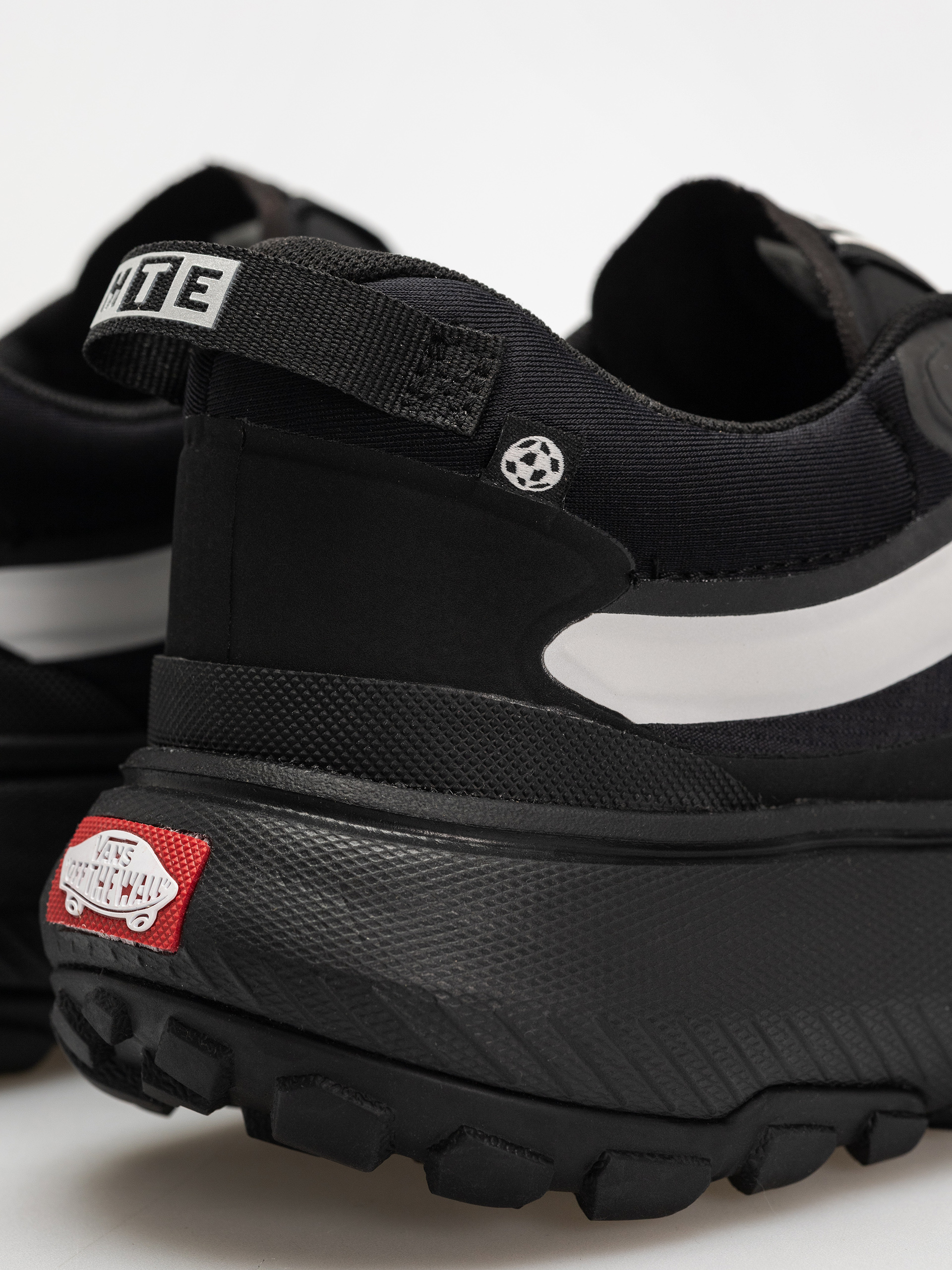 Boty Vans Mte Crosspath (reflective black)