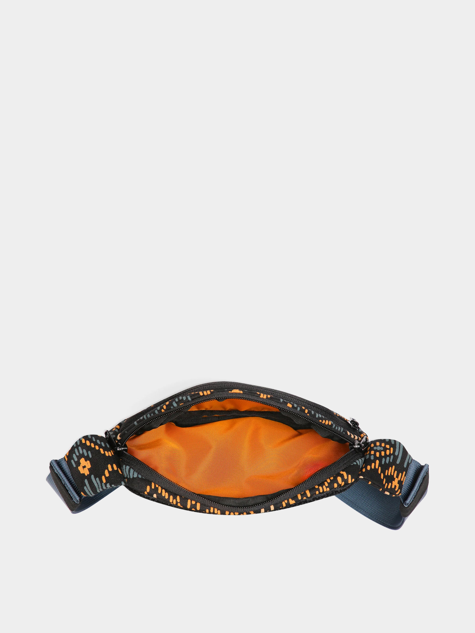 Ledvinka Kavu Canvas Spectator (chalet holiday)