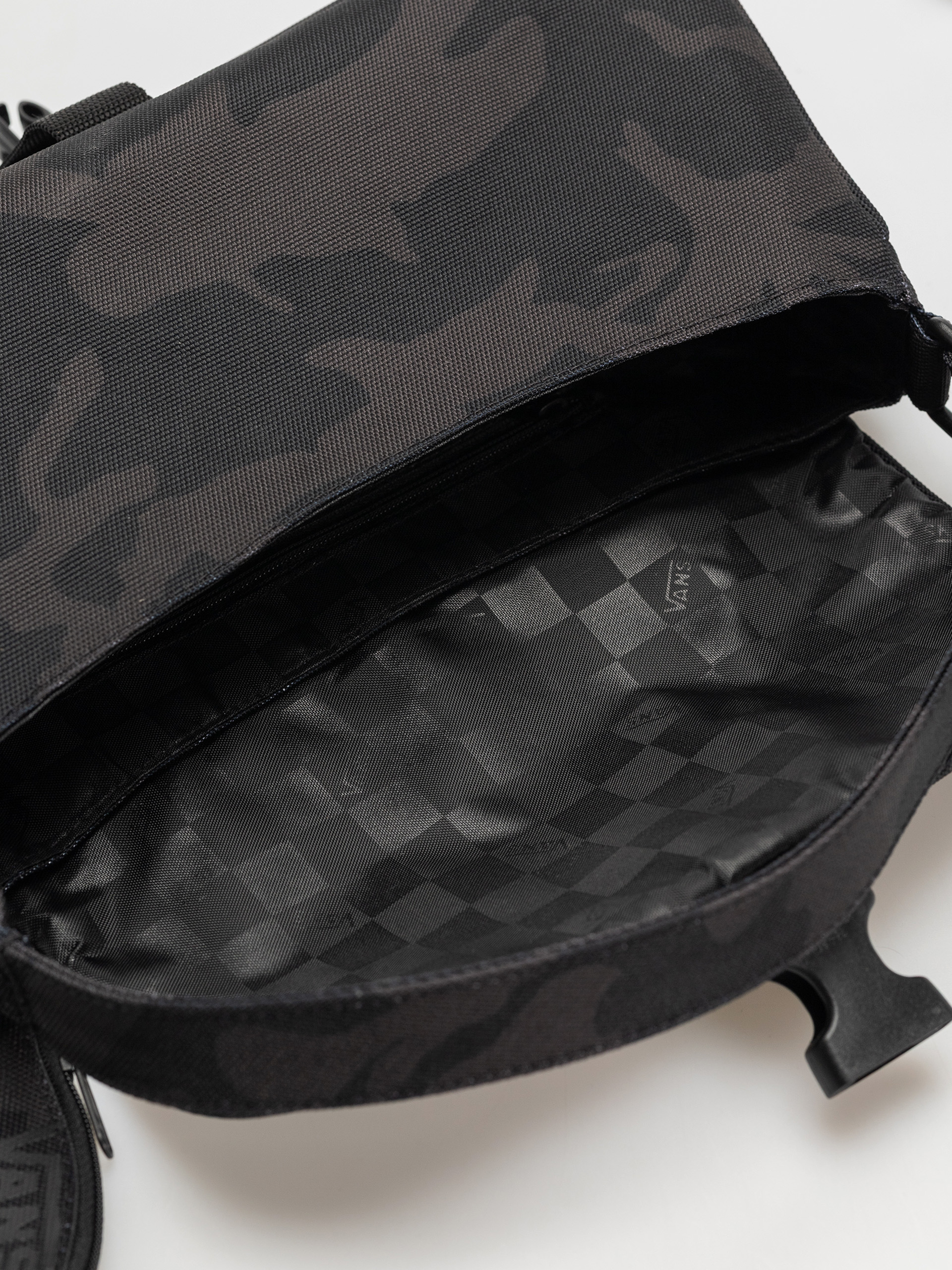Kabelka Vans Hooked On Bag (black camo)