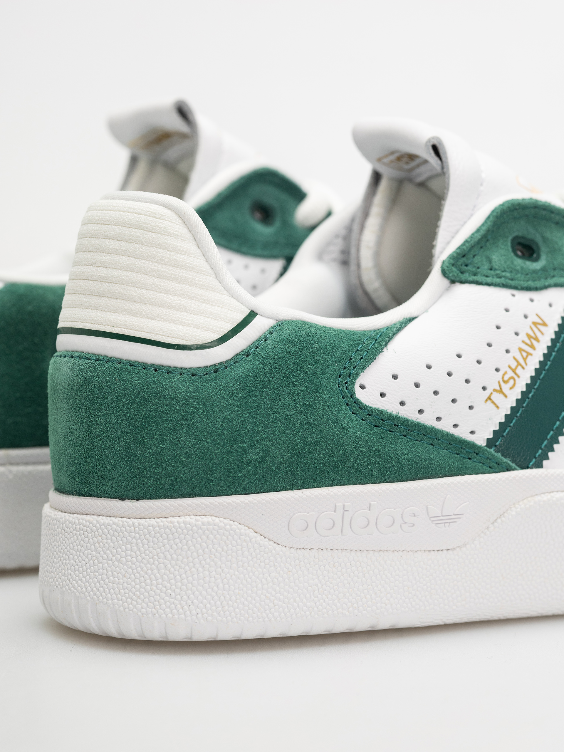 Boty adidas Tyshawn Low (cgreen/cgreen/ftwwht)