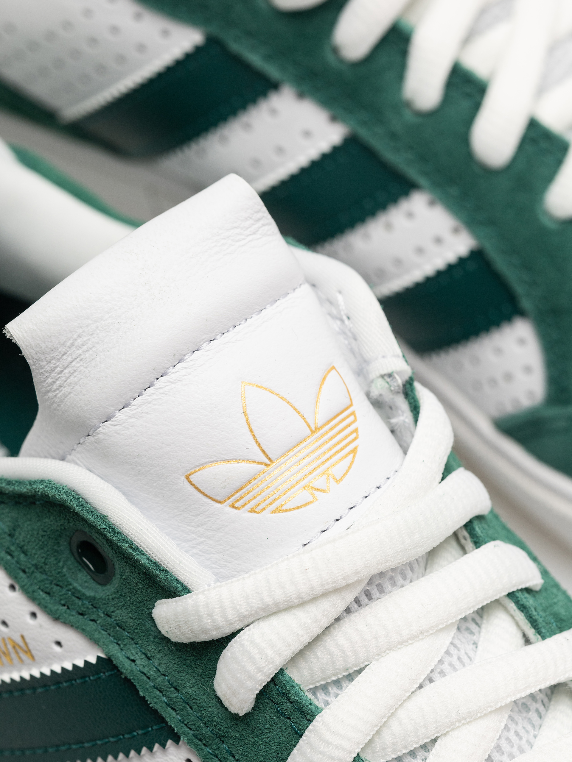 Boty adidas Tyshawn Low (cgreen/cgreen/ftwwht)