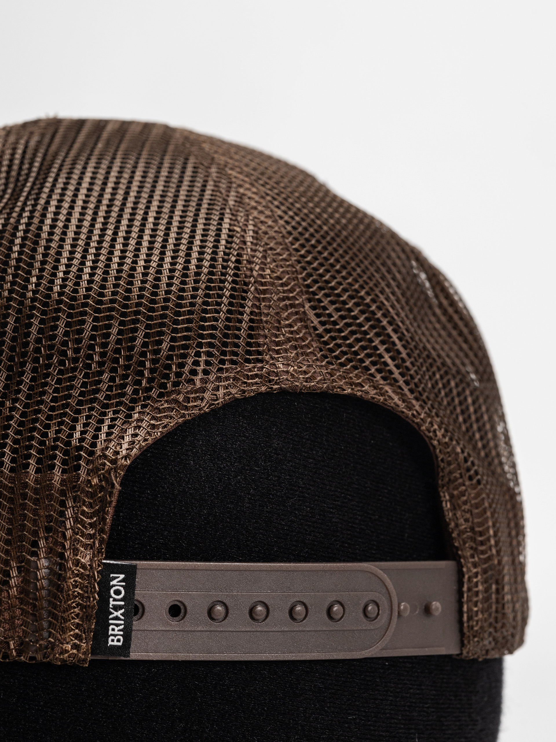 Kšiltovka  Brixton Out After Dark Np Trucker H Wmn (pinecone brown/whitecap)