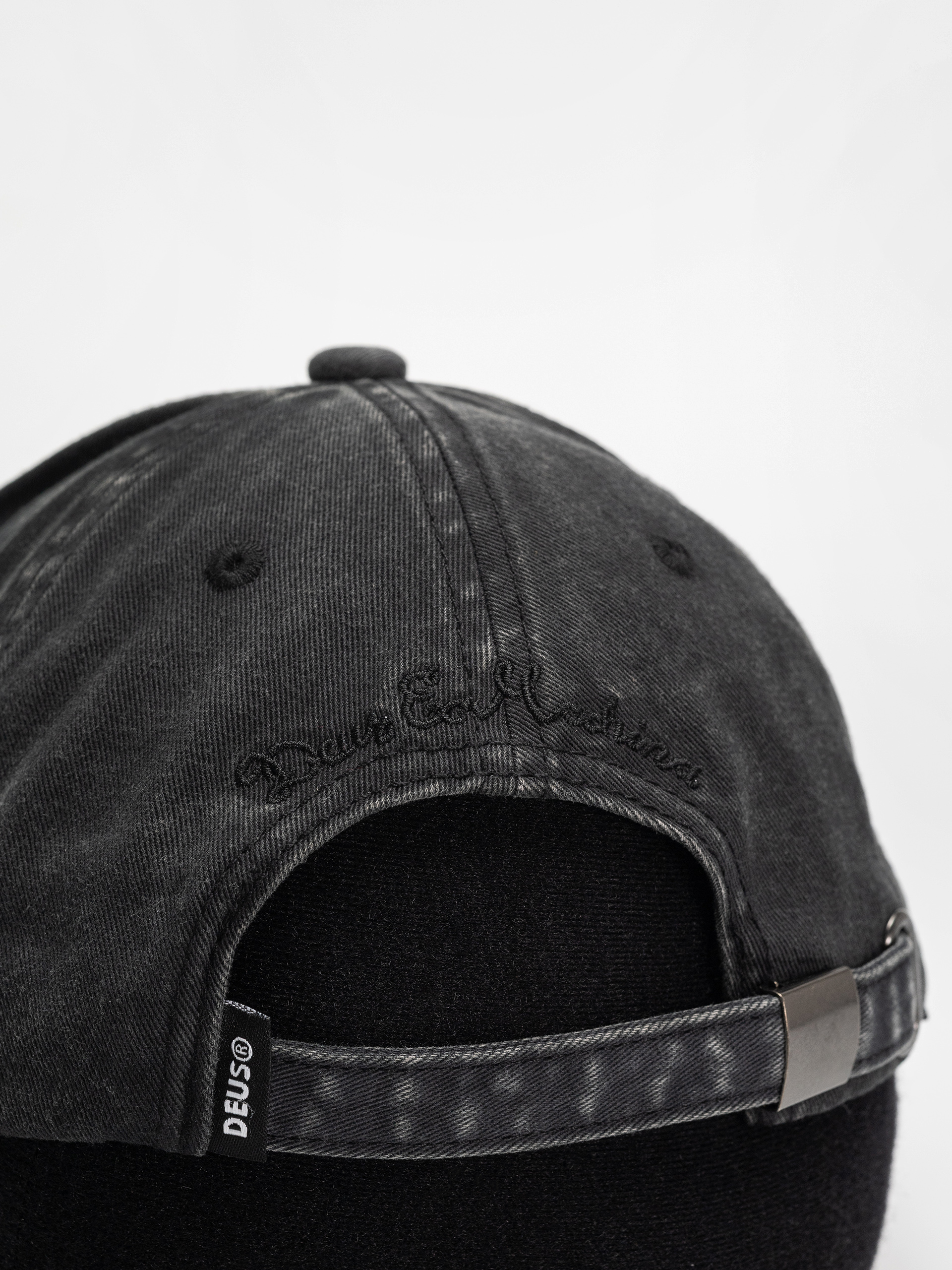 Kšiltovka  Deus Ex Machina Shield Garment Dyed Dad Cap (black)