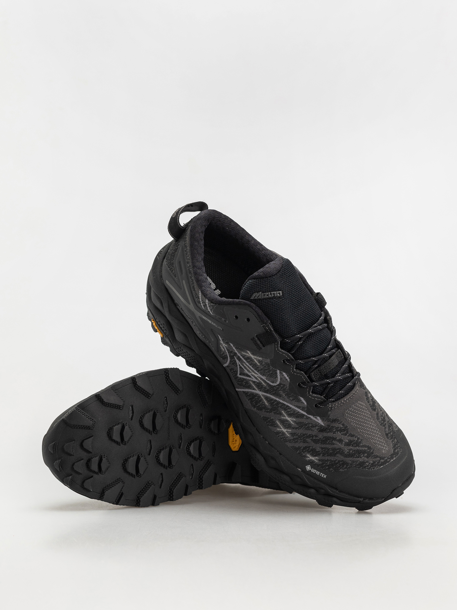 Boty Mizuno Wave Mujin LS GTX (black/quiet shade/black sand)
