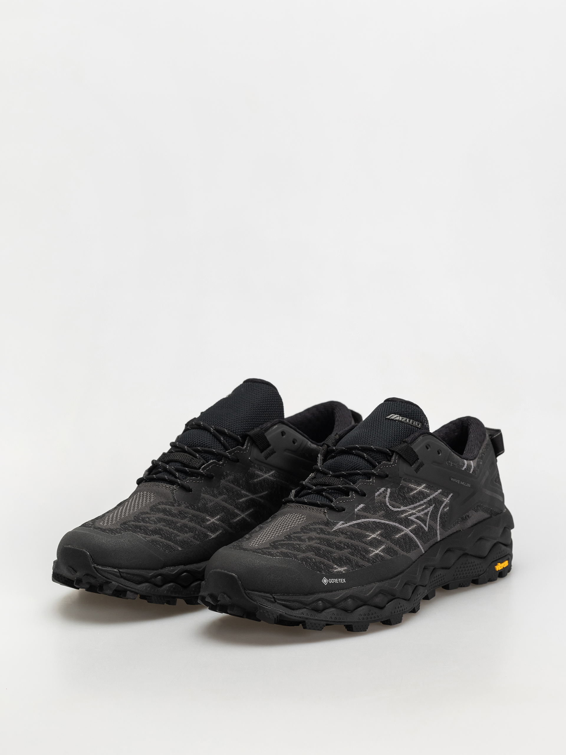Boty Mizuno Wave Mujin LS GTX (black/quiet shade/black sand)