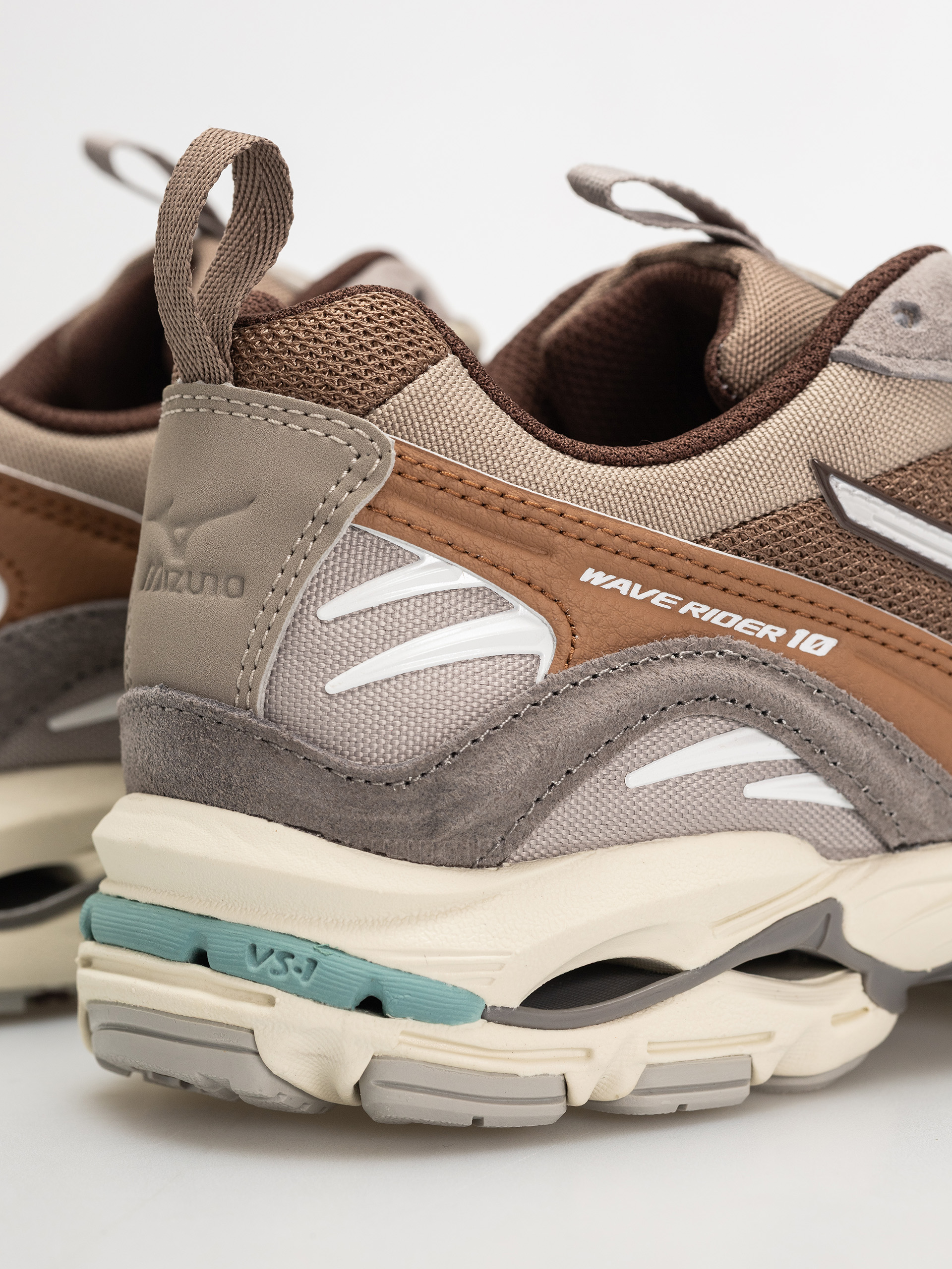 Boty Mizuno Wave Rider 10 (fossil/white/thrush)