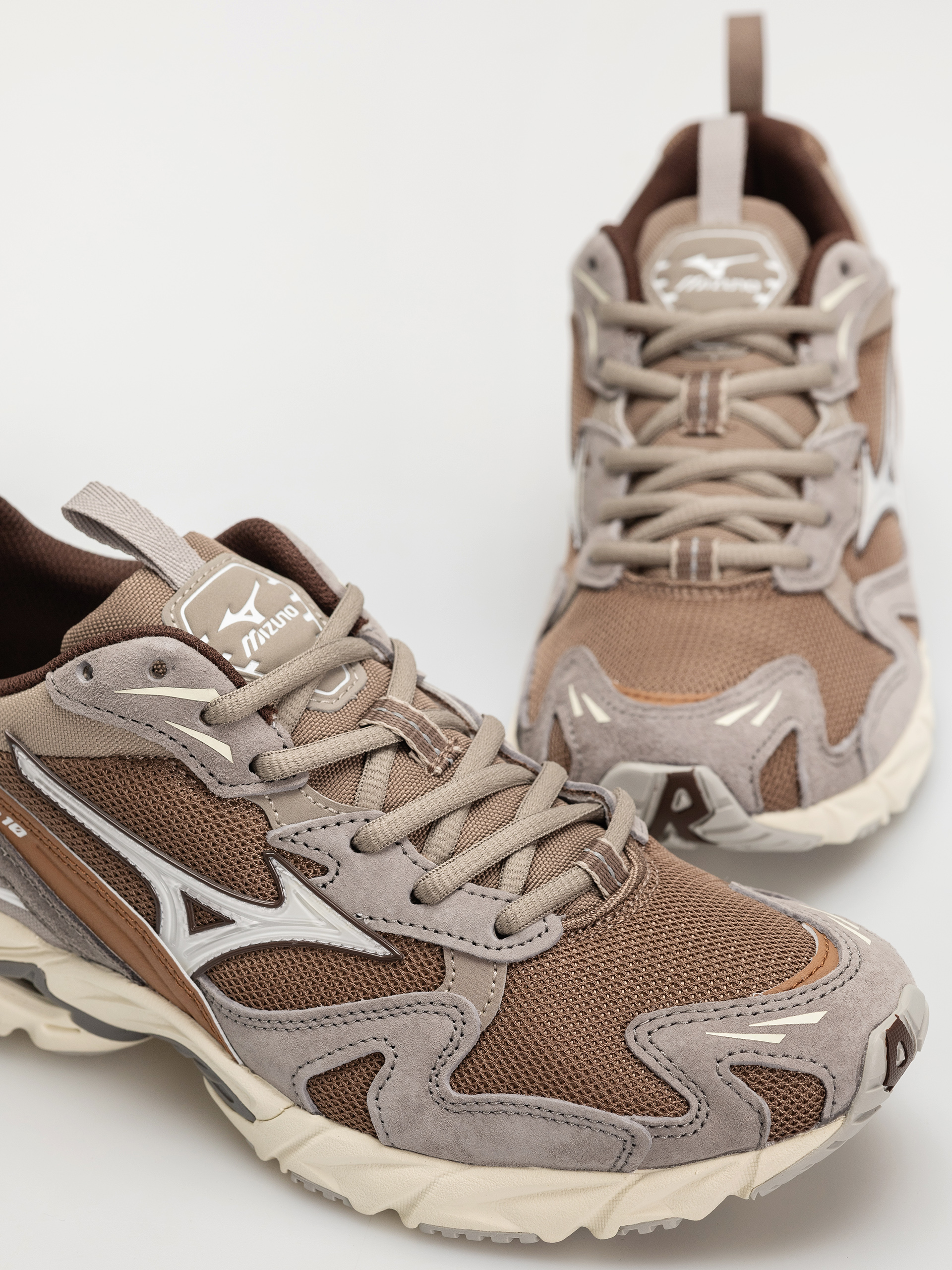Boty Mizuno Wave Rider 10 (fossil/white/thrush)