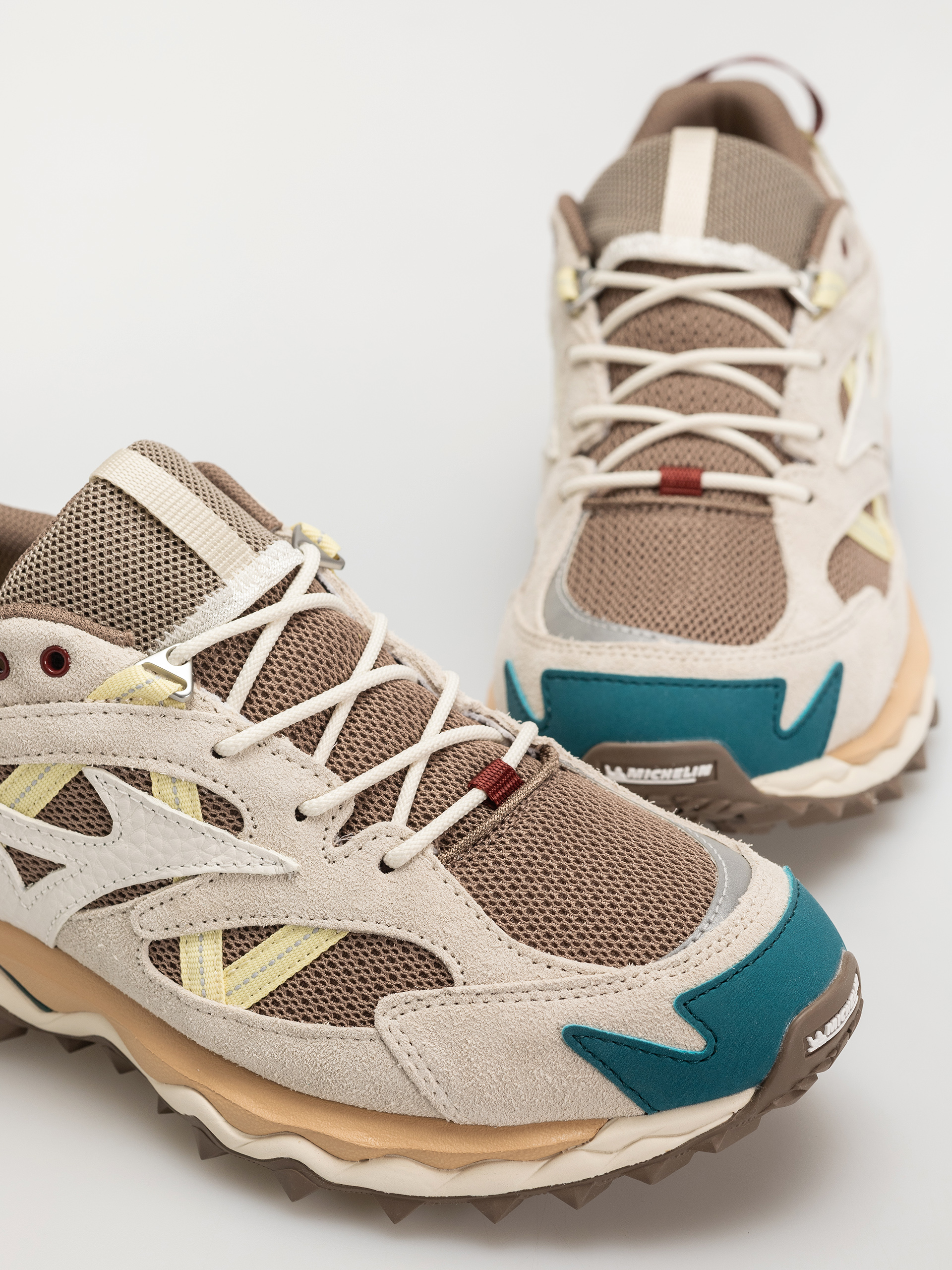 Boty Mizuno Wave Mujin TL (fossil/snow white/summer sand)