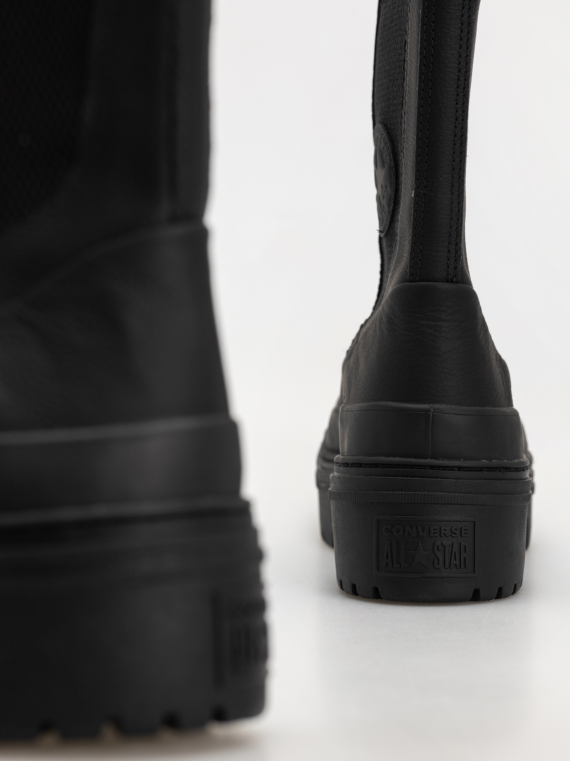 Boty Converse Chuck Taylor All Star Lugged Heel Chelsea Wmn (black)