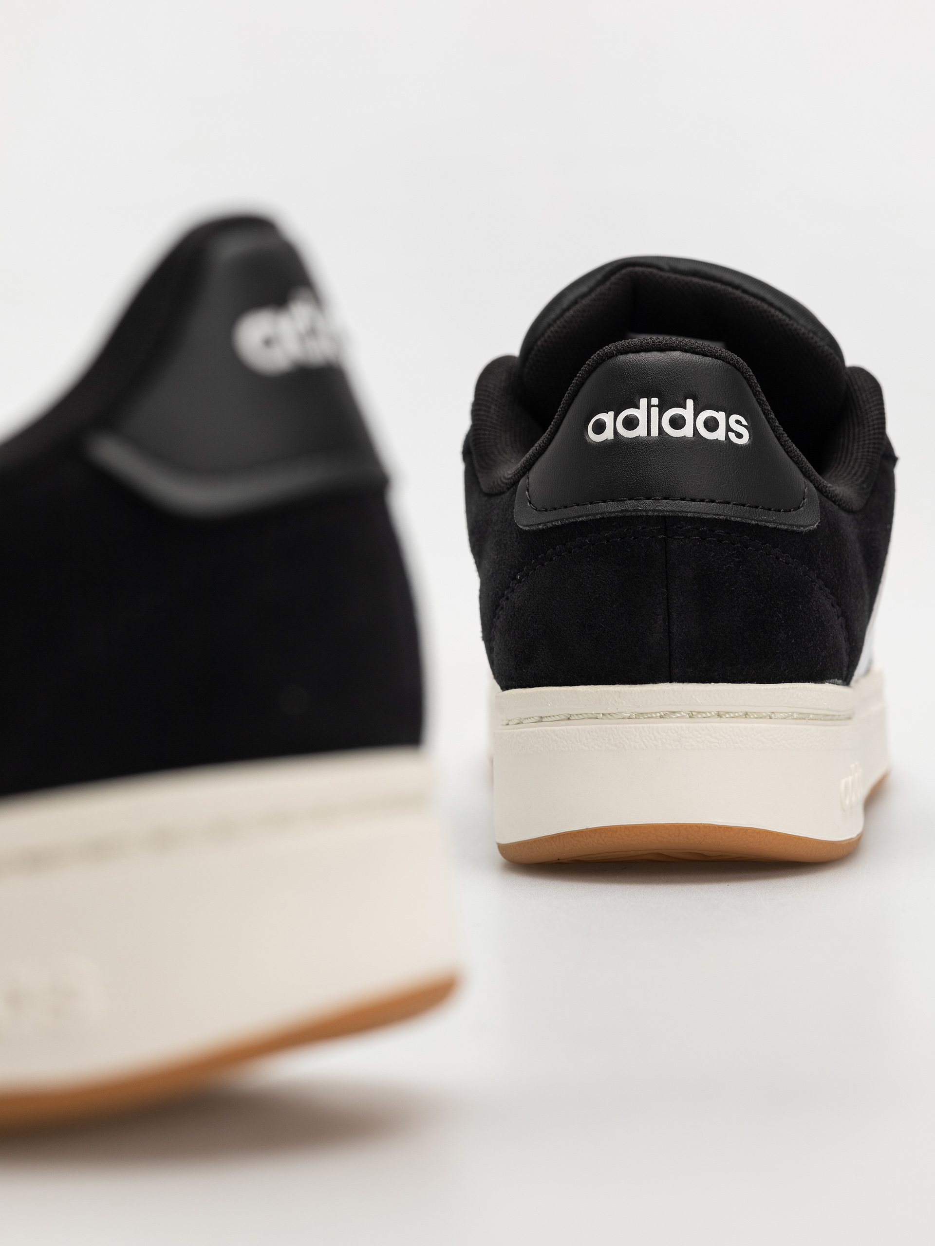 Boty adidas Grand Court Alpha 0 Wmn (cblack/ftwwht/owhite)