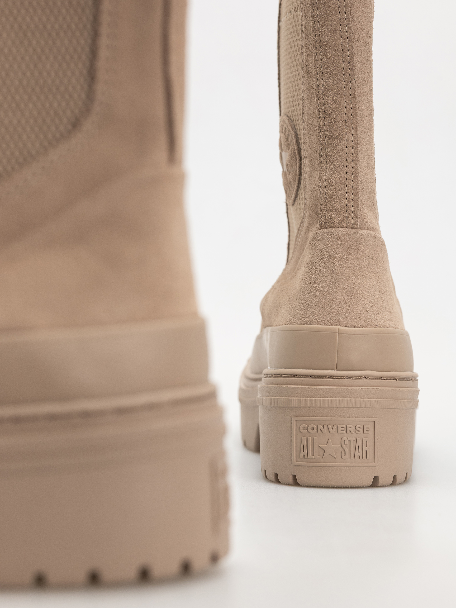 Boty Converse Chuck Taylor All Star Lugged Heel Chelsea Wmn (sand/chocolate)