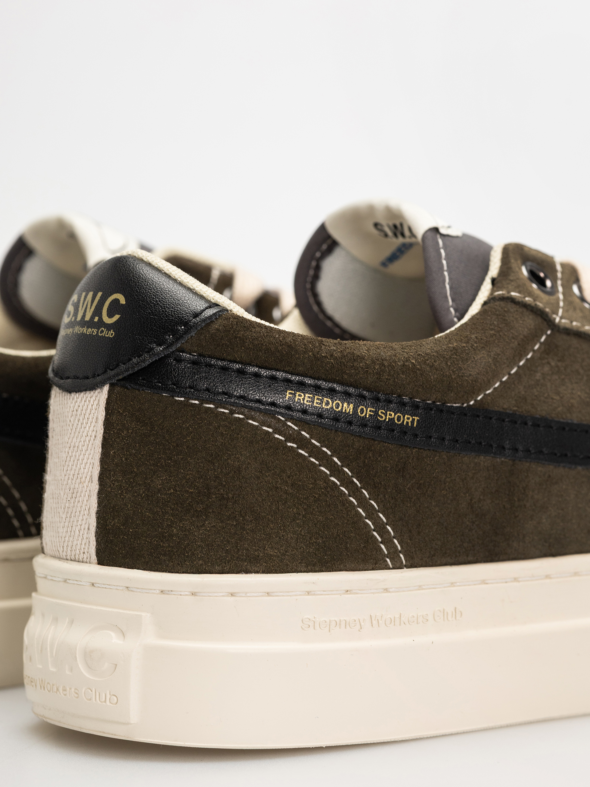 Boty Stepney Workers Club Dellow S-Strike (suede woodland)