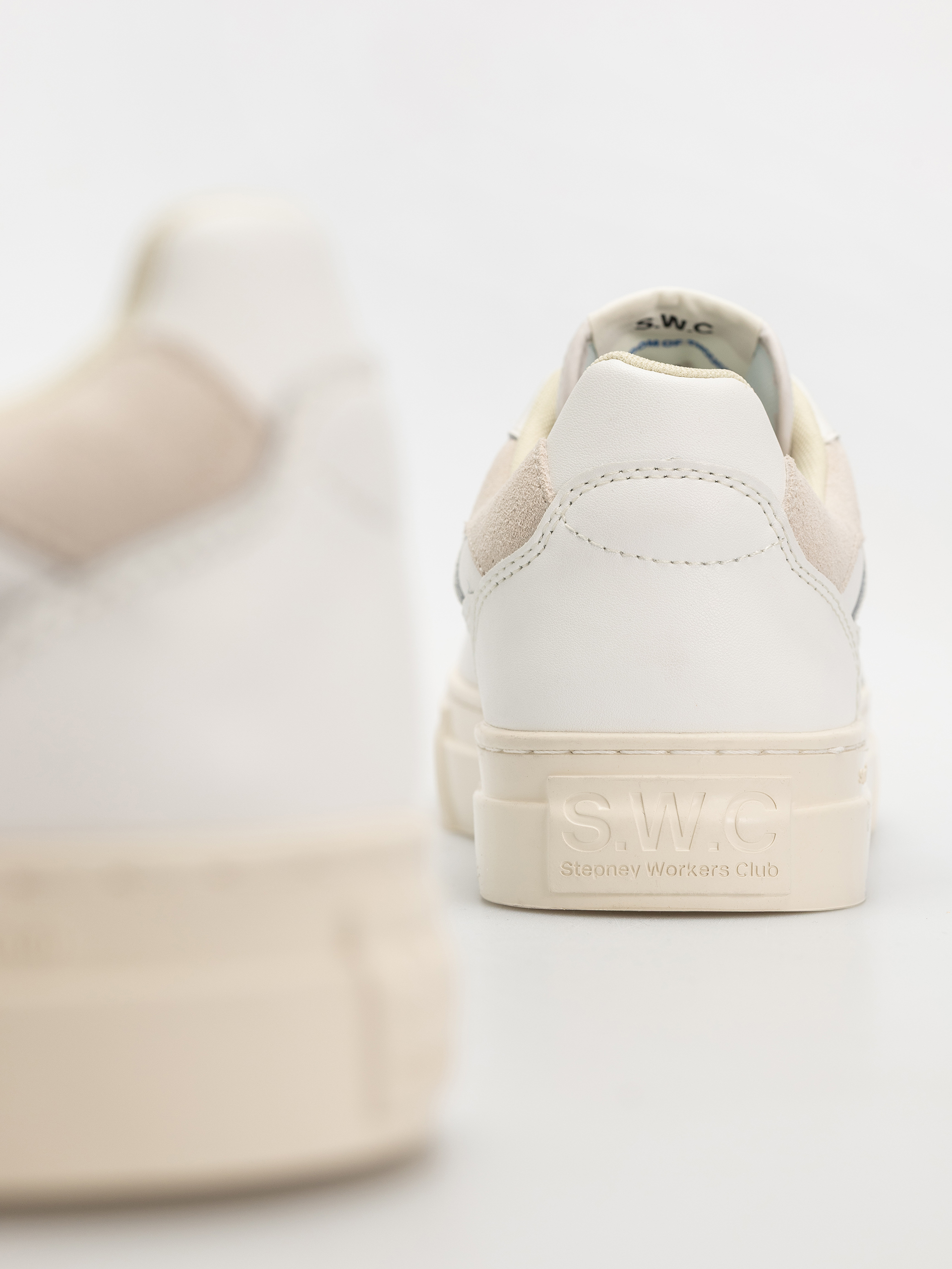 Boty Stepney Workers Club Pearl (leather white putty)