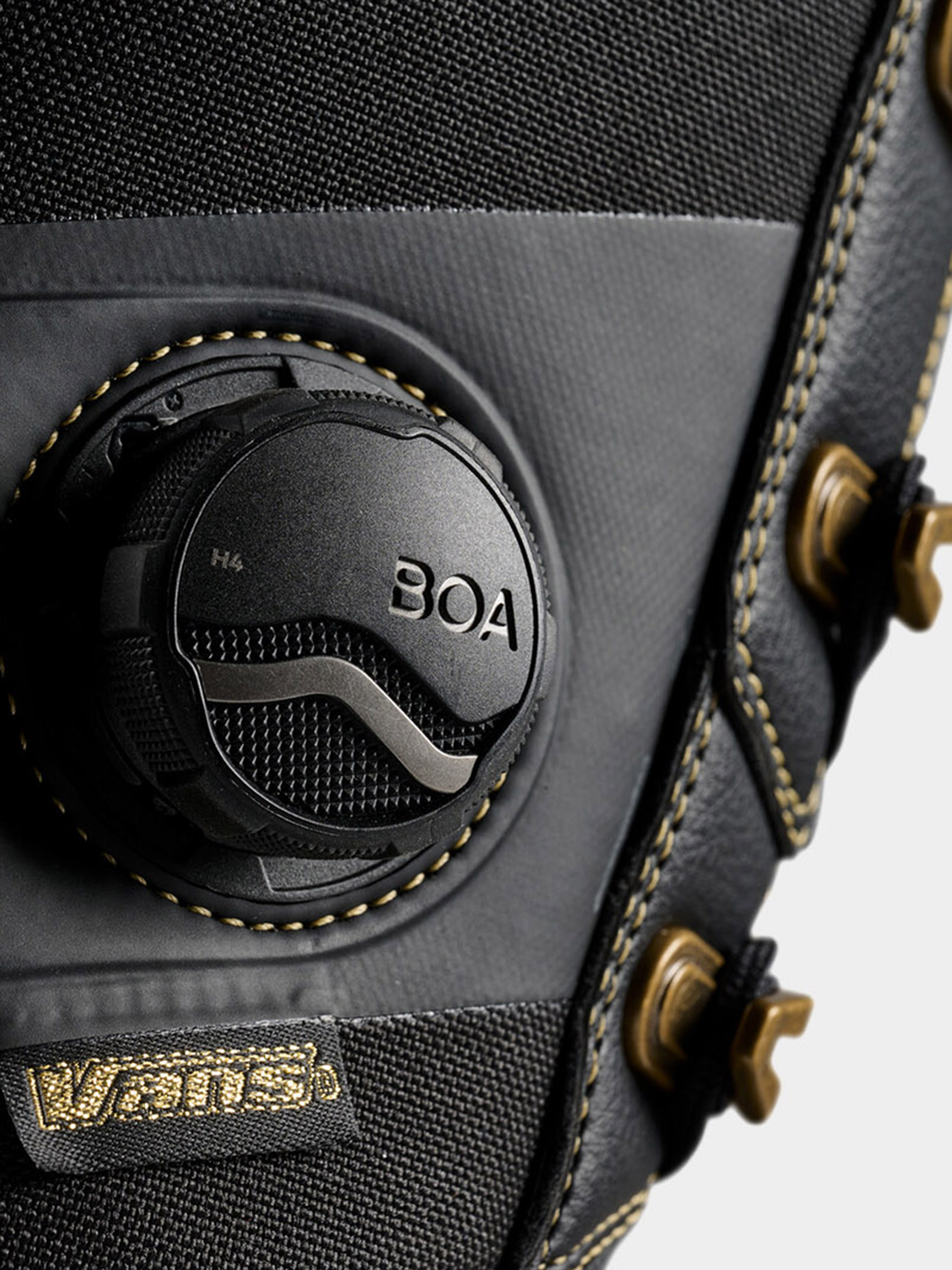 Pánské Boty na snowboard Vans Invado Pro (black/gold)