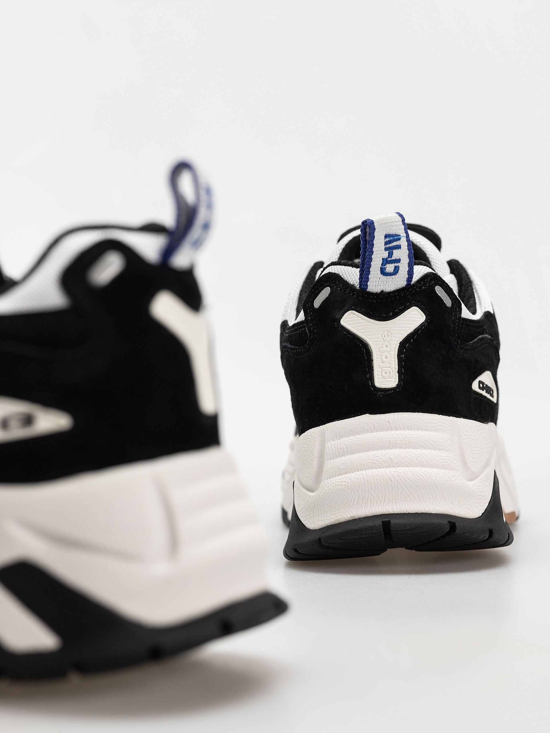 Boty Globe CT 4000 (black/white)