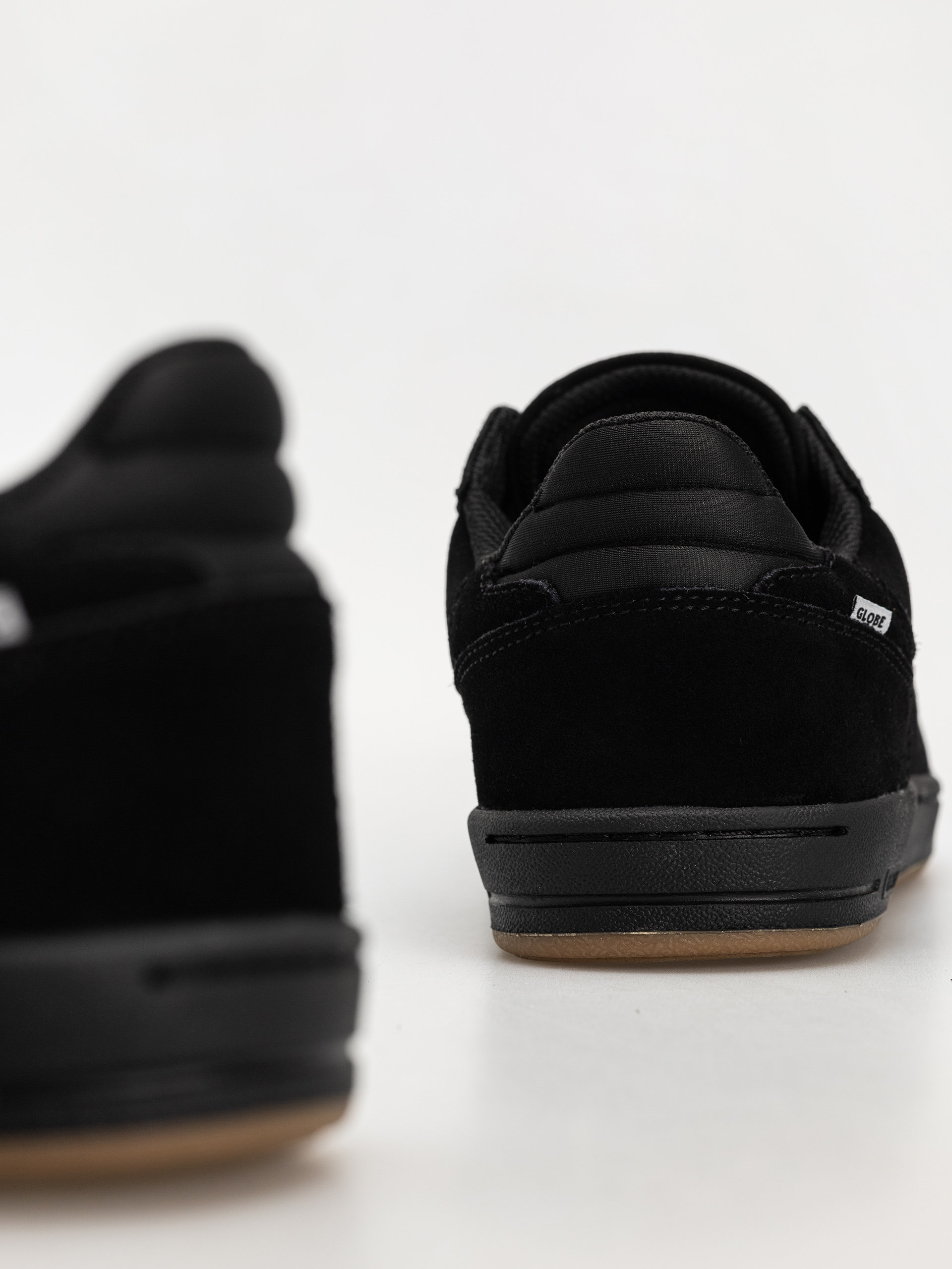 Boty Globe Holand (black suede)