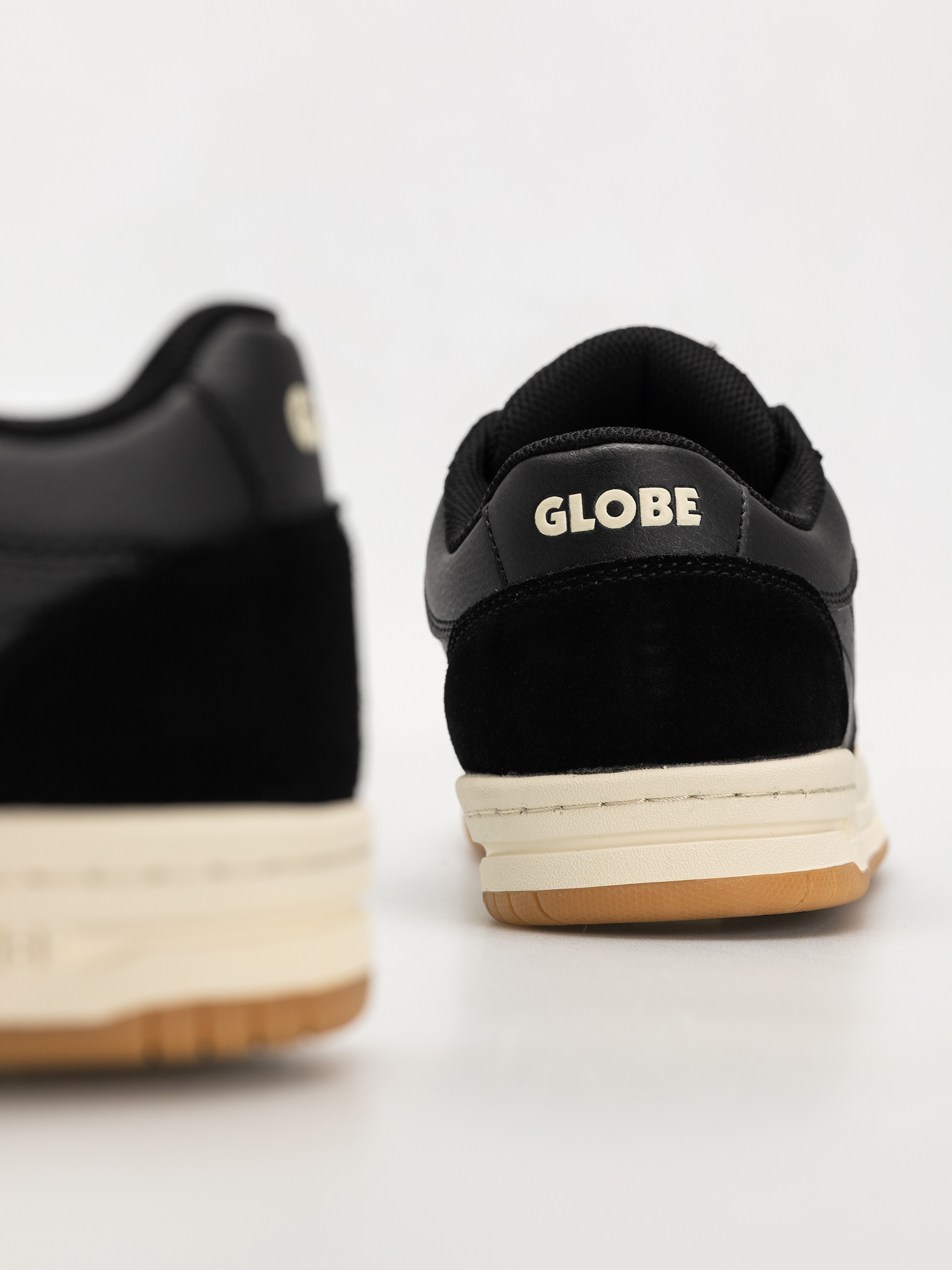 Boty Globe Mojo 2.0 (black/antique white)