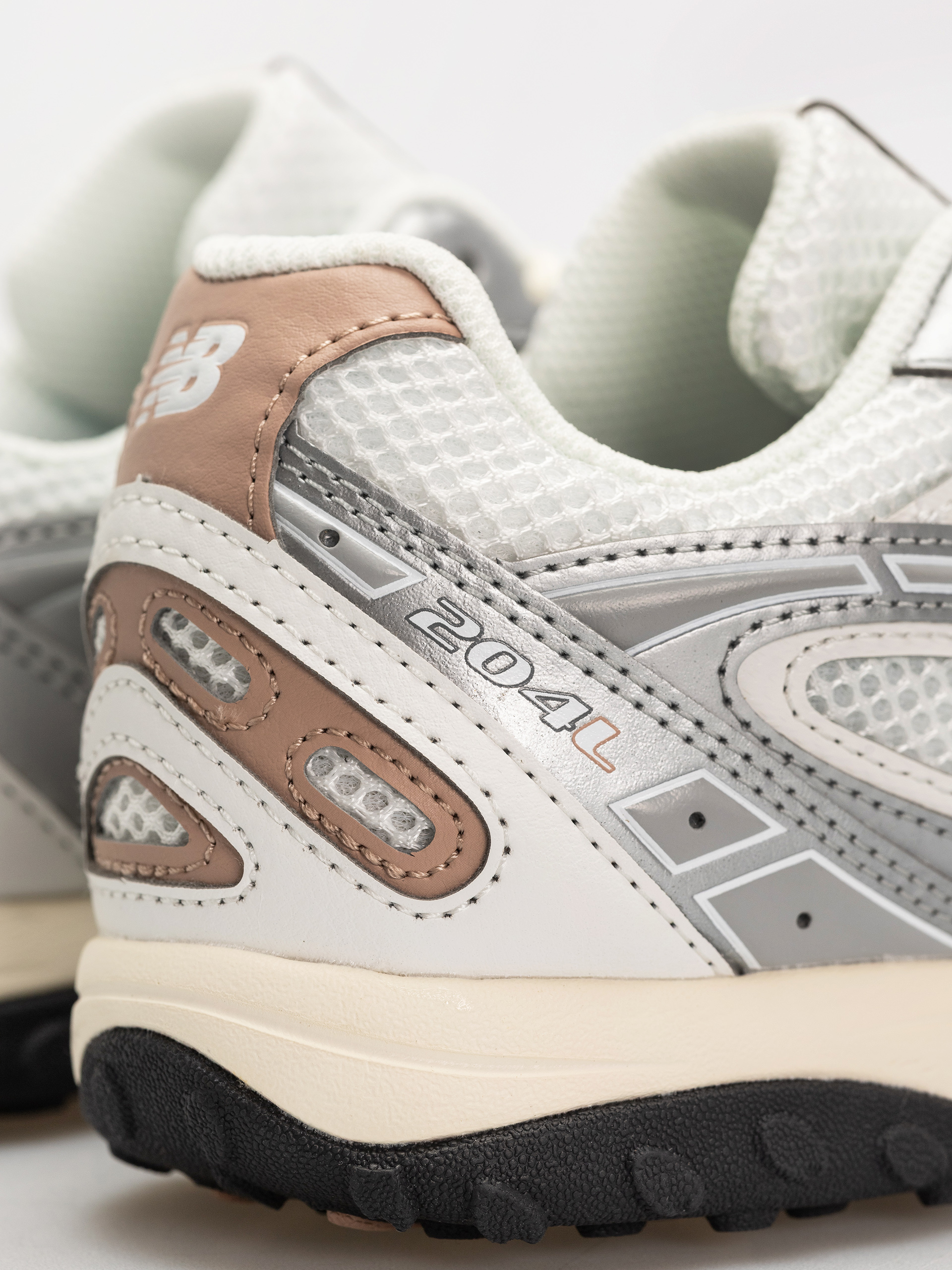 Boty New Balance 204 (silver metallic)