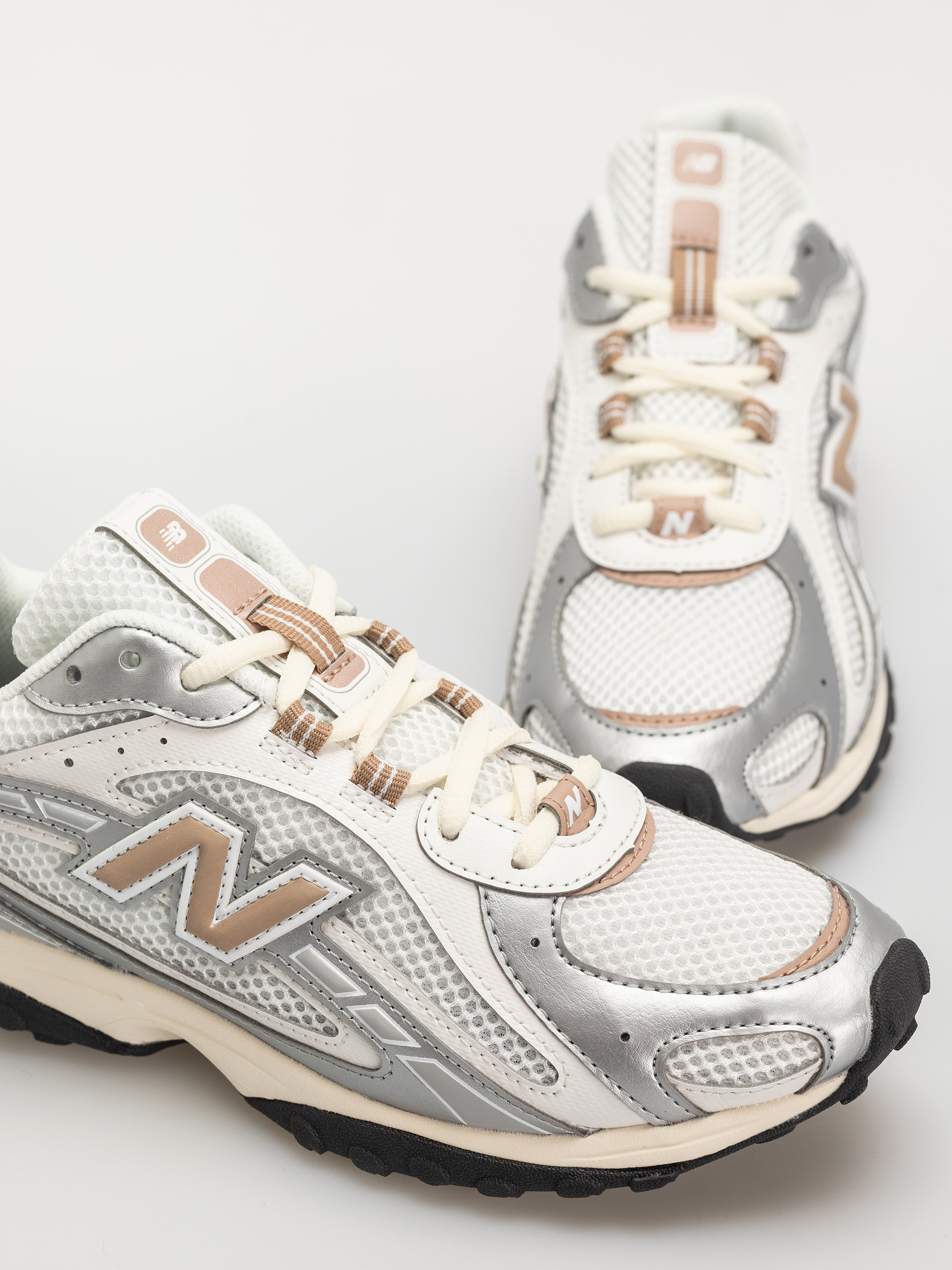 Boty New Balance 204 (silver metallic)