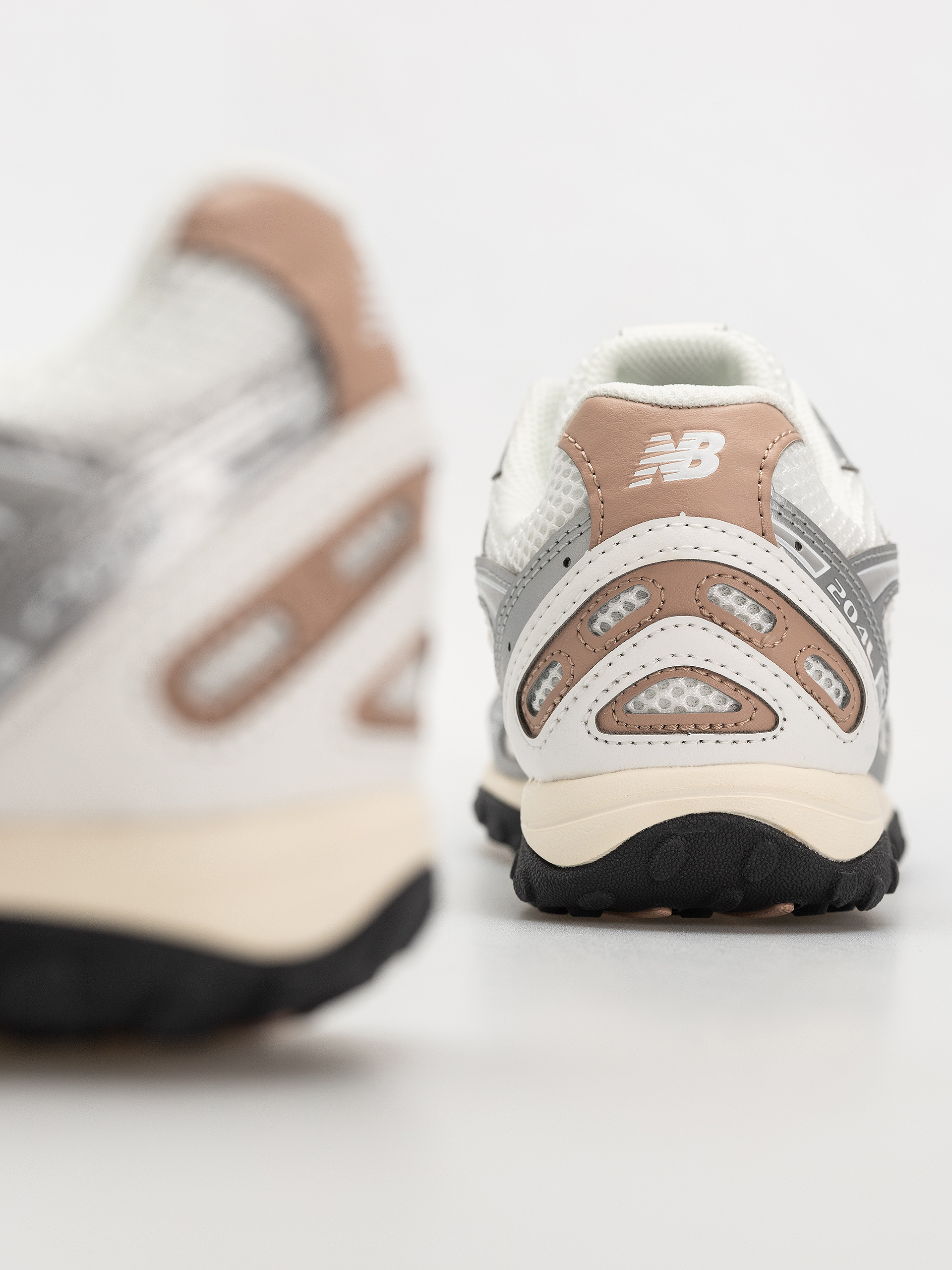 Boty New Balance 204 (silver metallic)