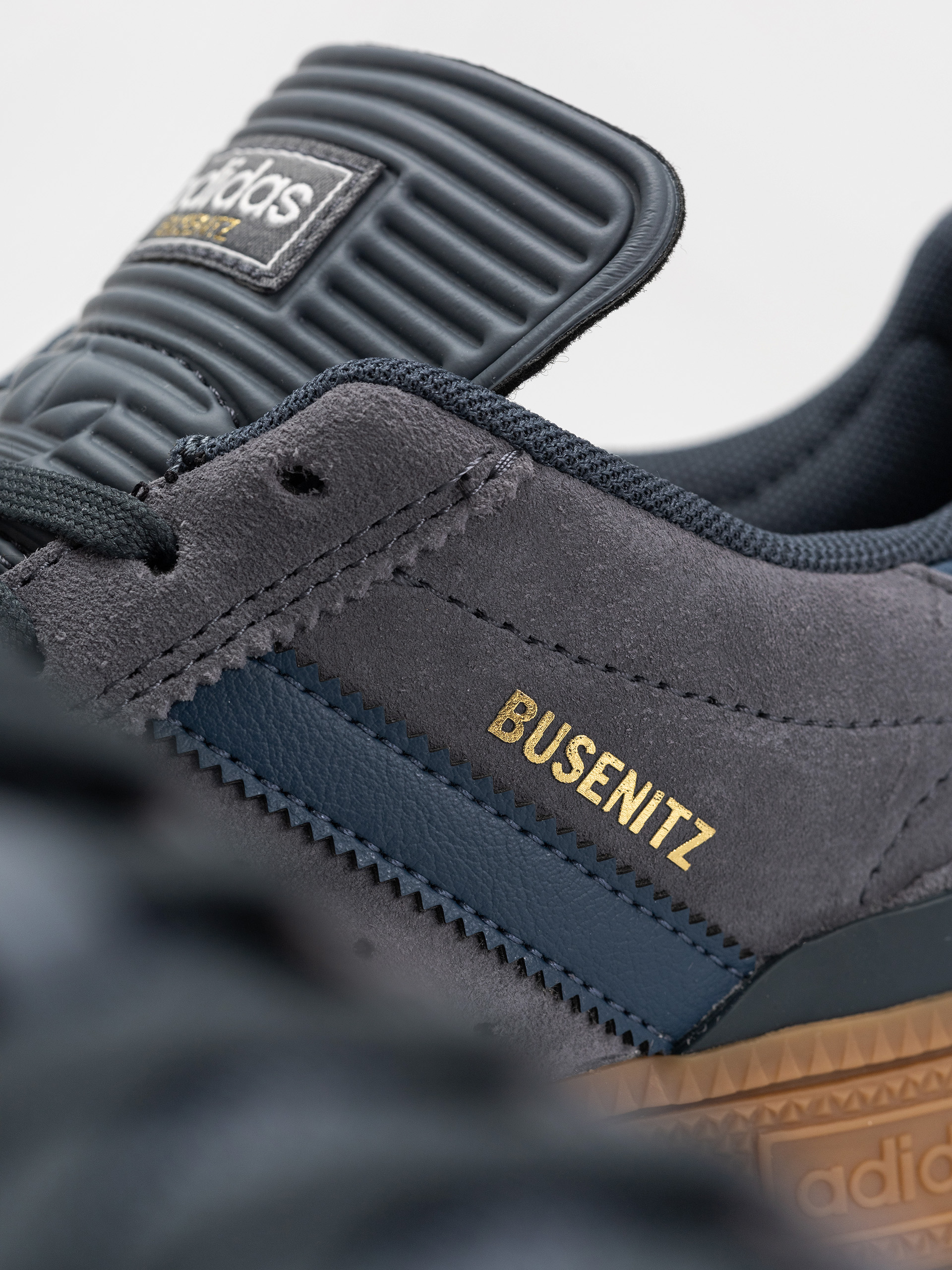 Boty adidas Busenitz (onix/prloin/gum4)