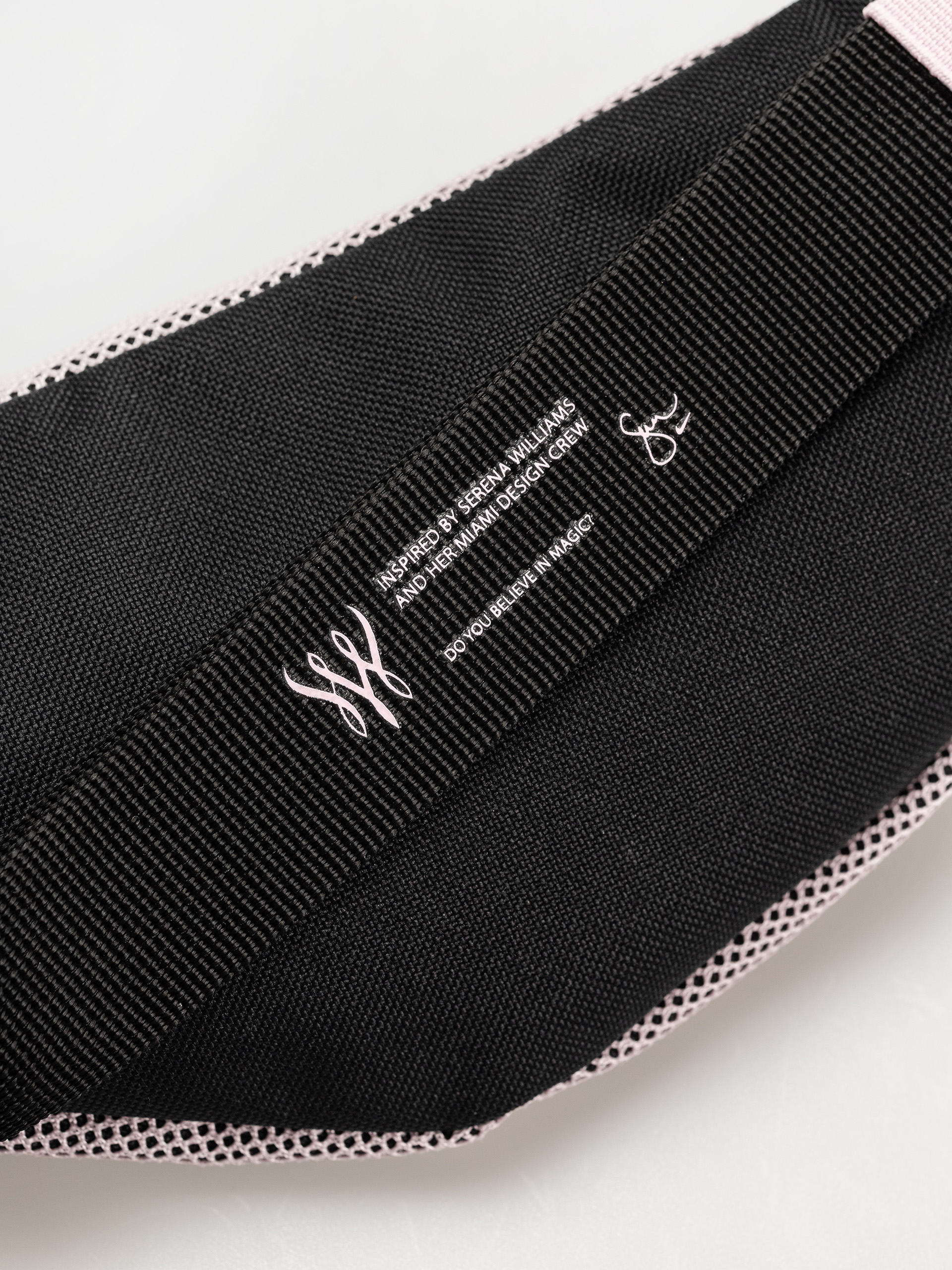 Ledvinka Nike SB Heritage SWDC (black/pink foam/metallic silver)