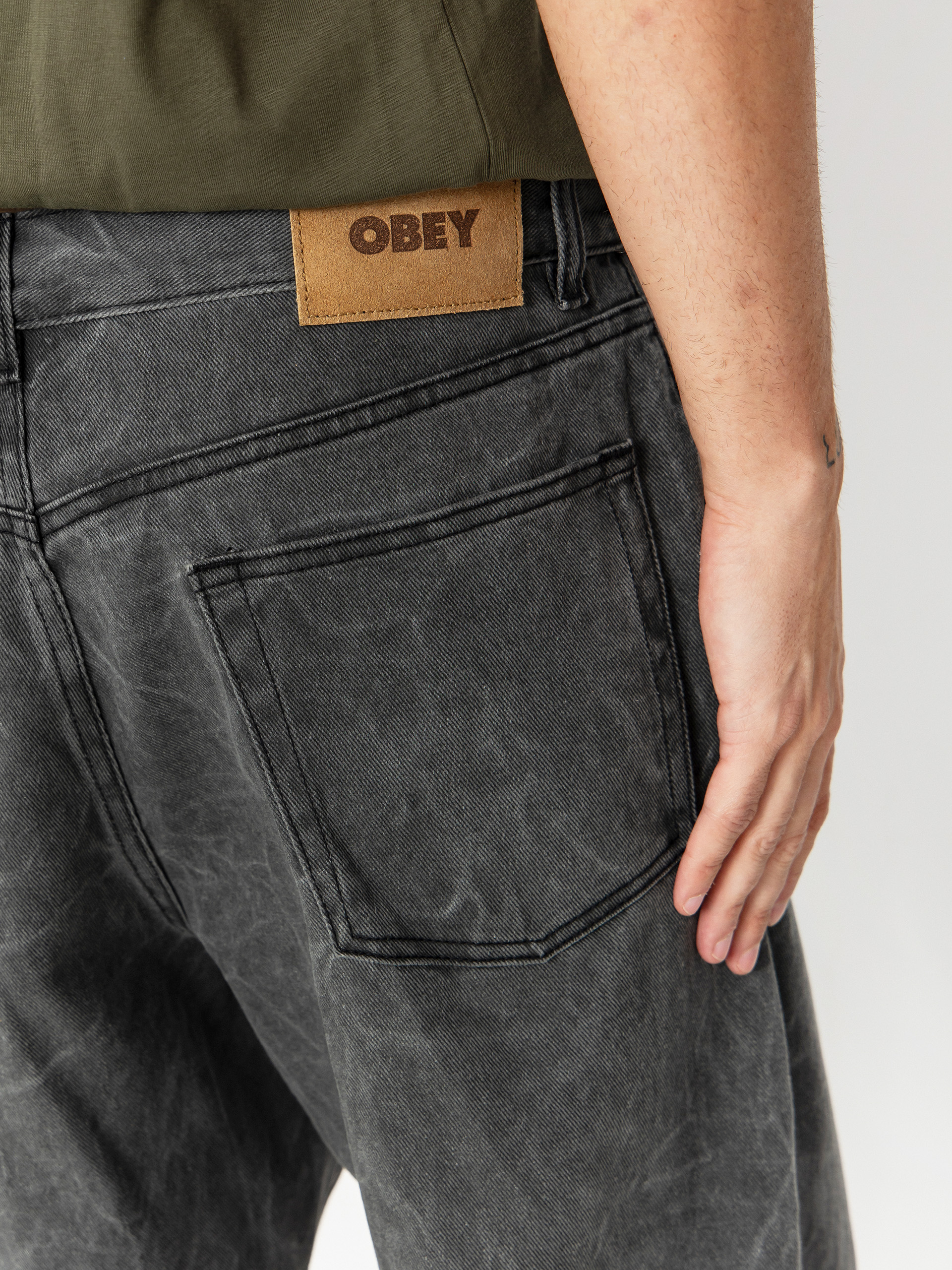 Kalhoty OBEY Classic Wrinkle Baggy Denim (black wrinkle wash)