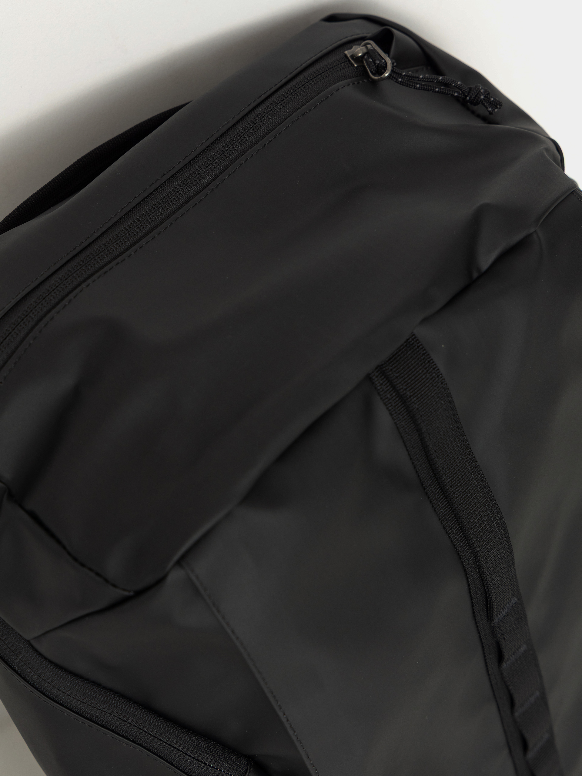 Batoh Patagonia Black Hole Pack 25L (black w/black)