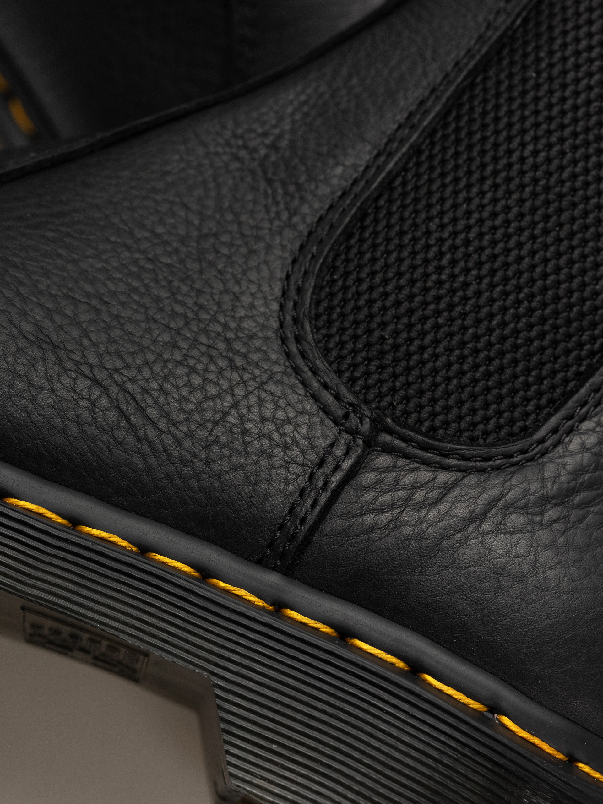 Boty Dr. Martens 2976 Chelsea (black ambassador)