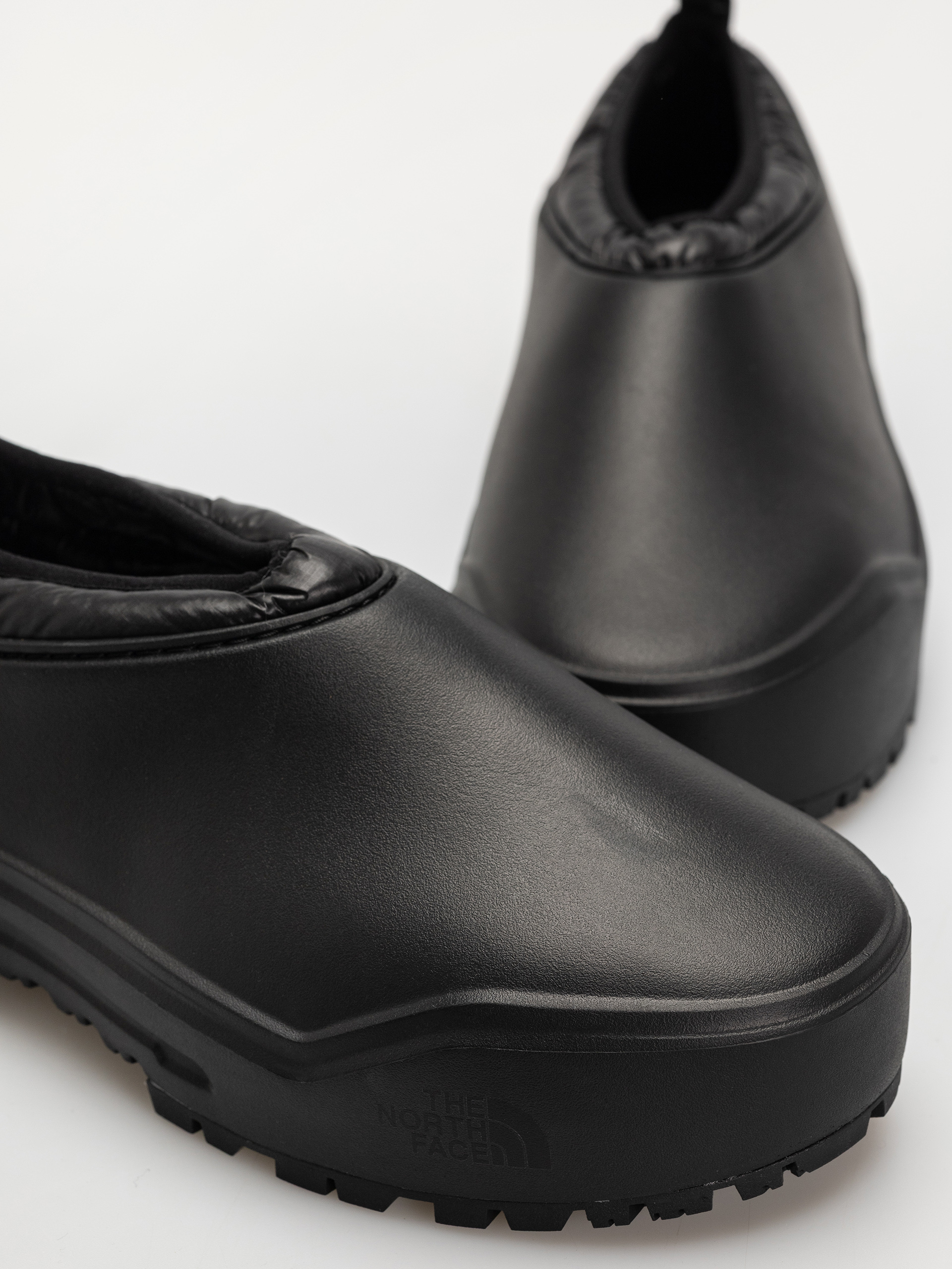 Boty The North Face Base Camp Wp Mule (tnf black/tnf black)