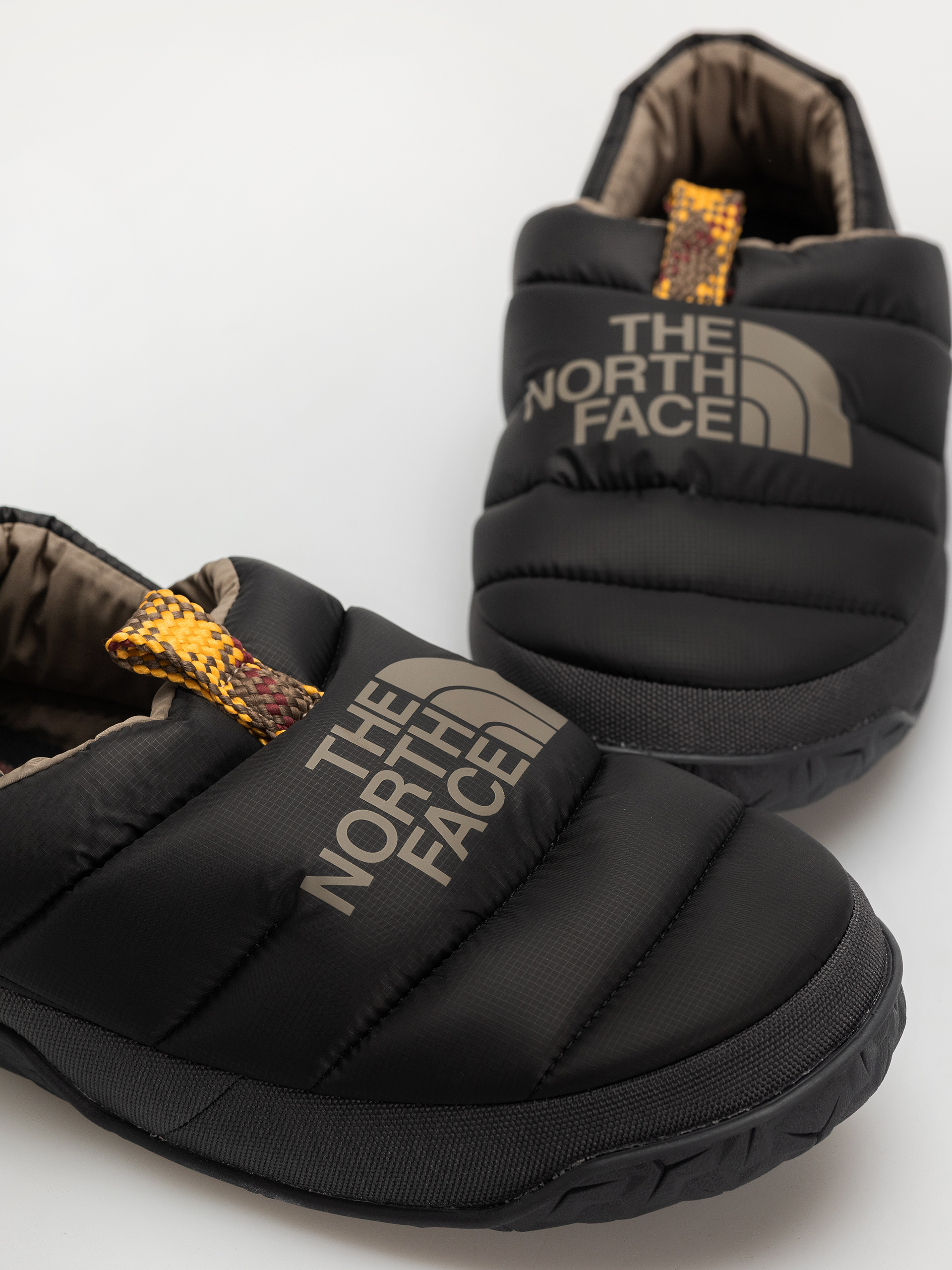 Boty The North Face Nuptse Mule (tnf black/anthracite gr)