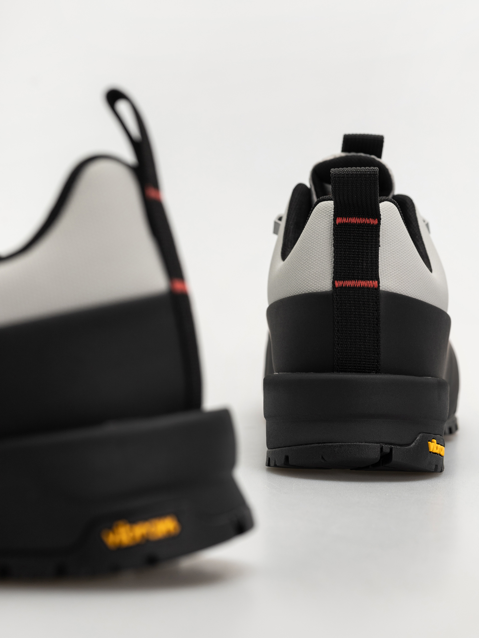 Boty The North Face Glenclyffe Low Gore Tex (high rise grey/tnf red)