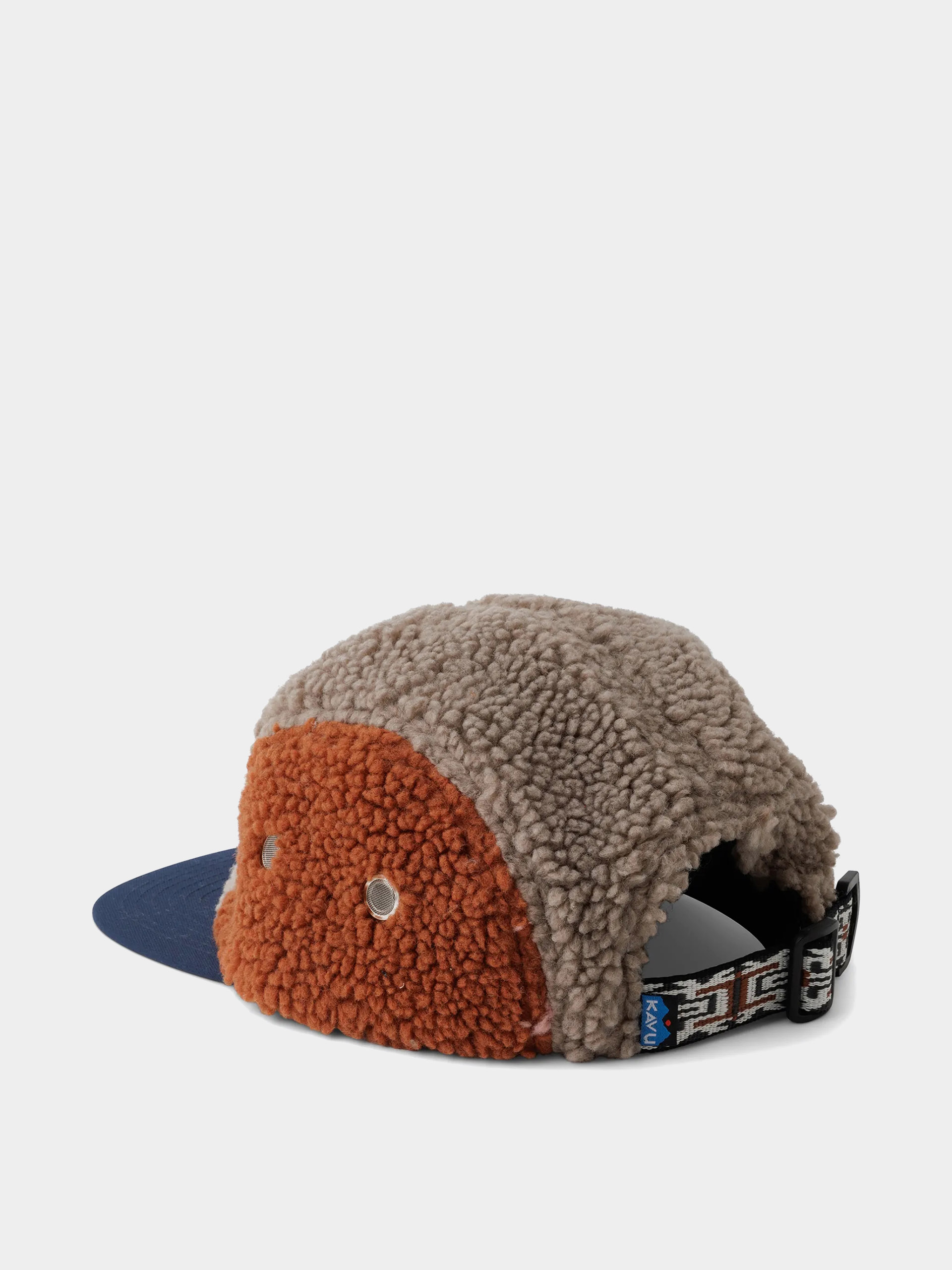 Kšiltovka  Kavu Fur Ball Camp (river range)