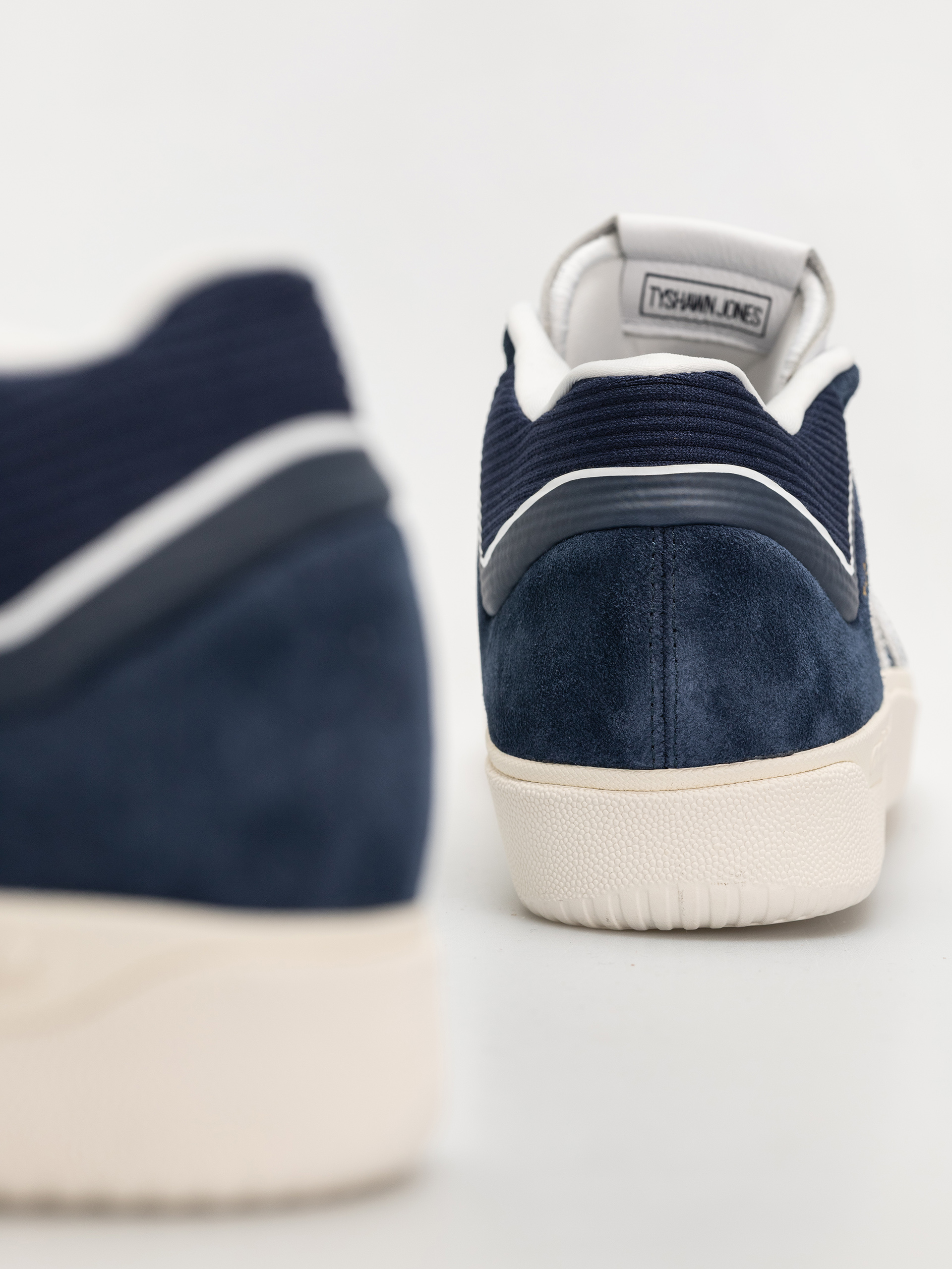 Boty adidas Tyshawn (conavy/ftwwht/cwhite)