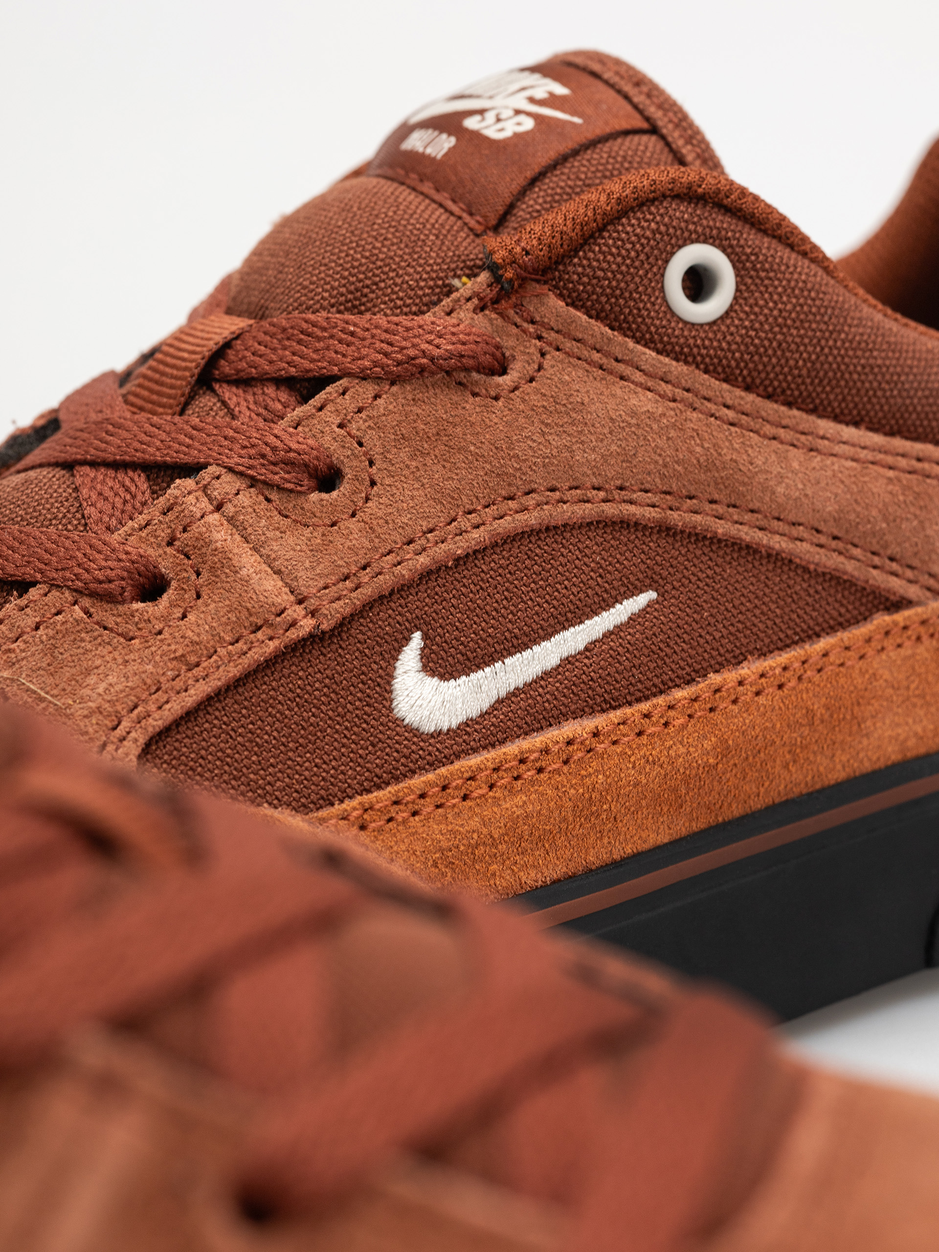 Boty Nike SB Malor (cinnamon/light bone dark russet black)