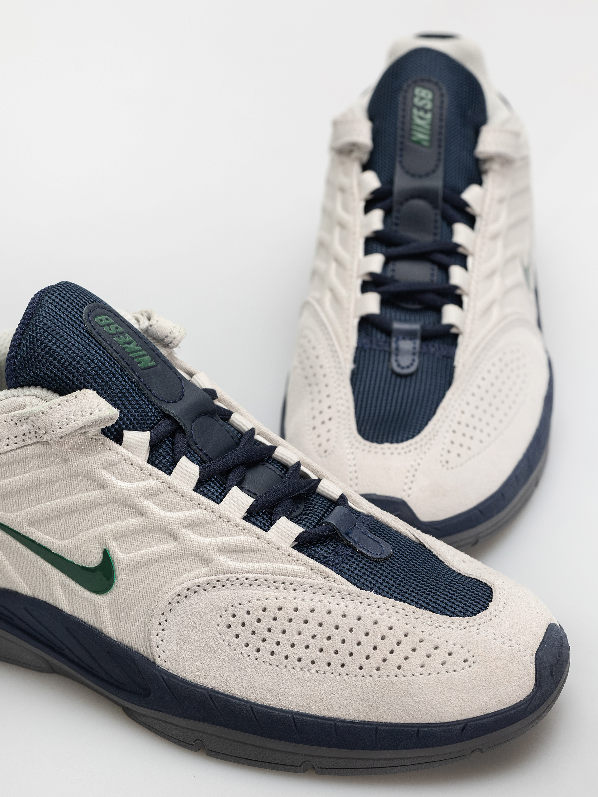 Boty Nike SB Vertebrae (light bone/fir midnight navy obsidian)