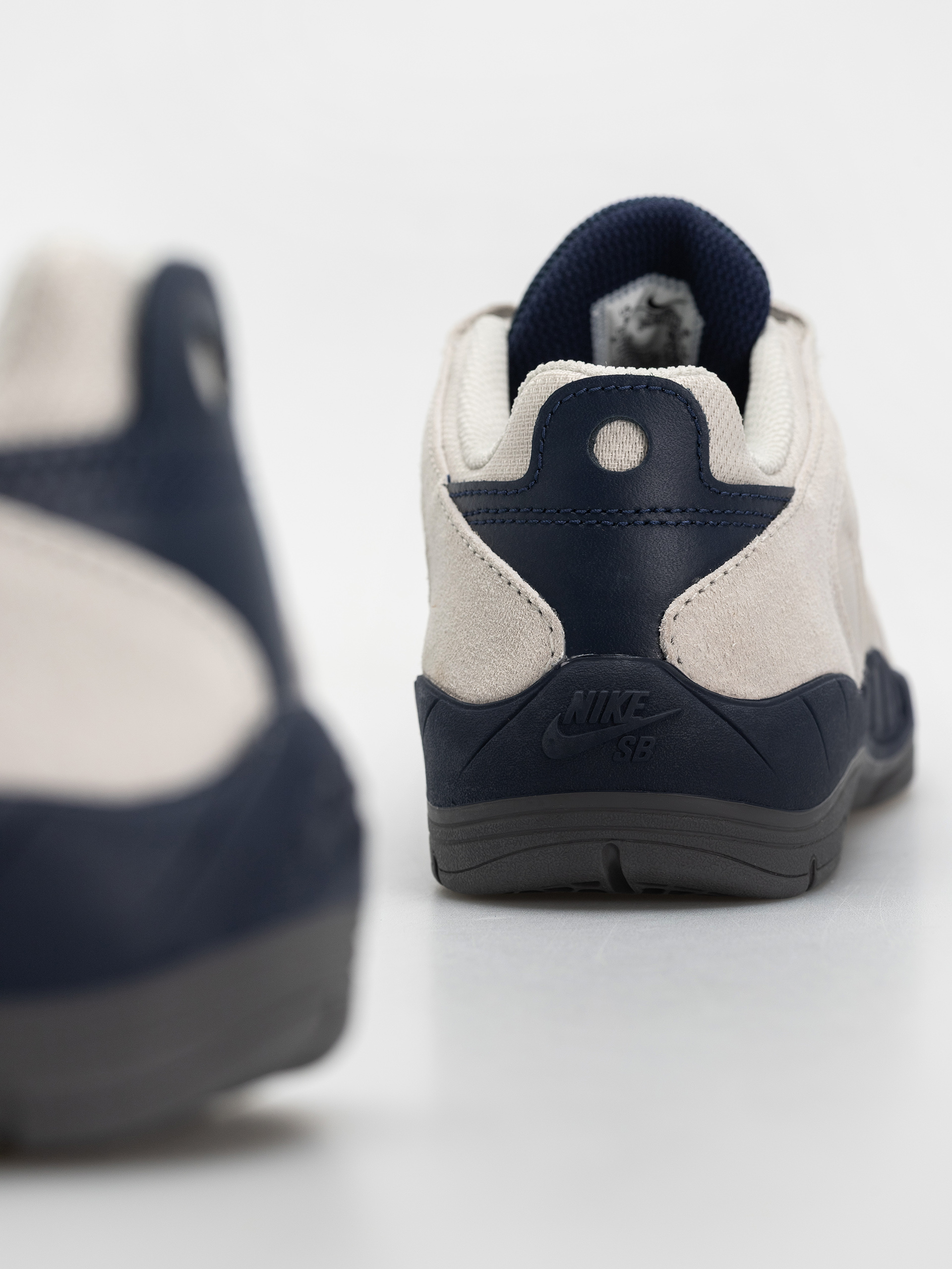 Boty Nike SB Vertebrae (light bone/fir midnight navy obsidian)