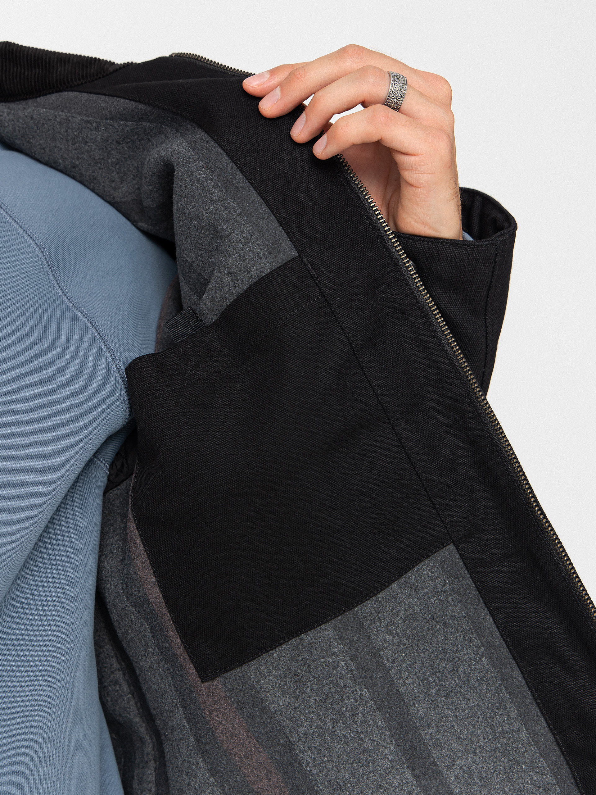 Bunda Carhartt WIP Detroit (black/black/rigid)