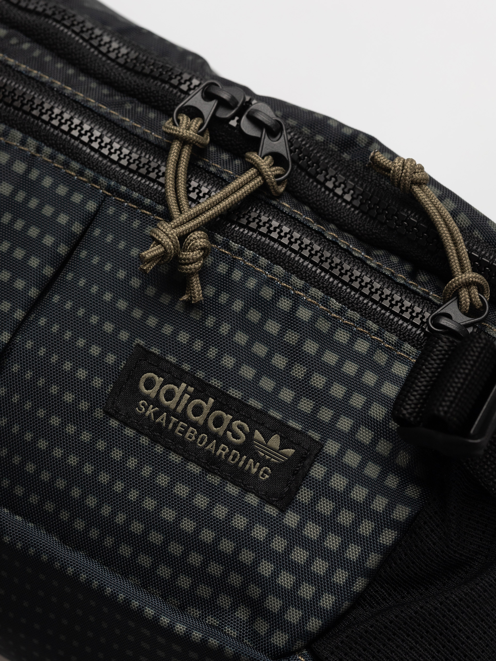 Ledvinka adidas Skatep Cross Body (olistr/black)