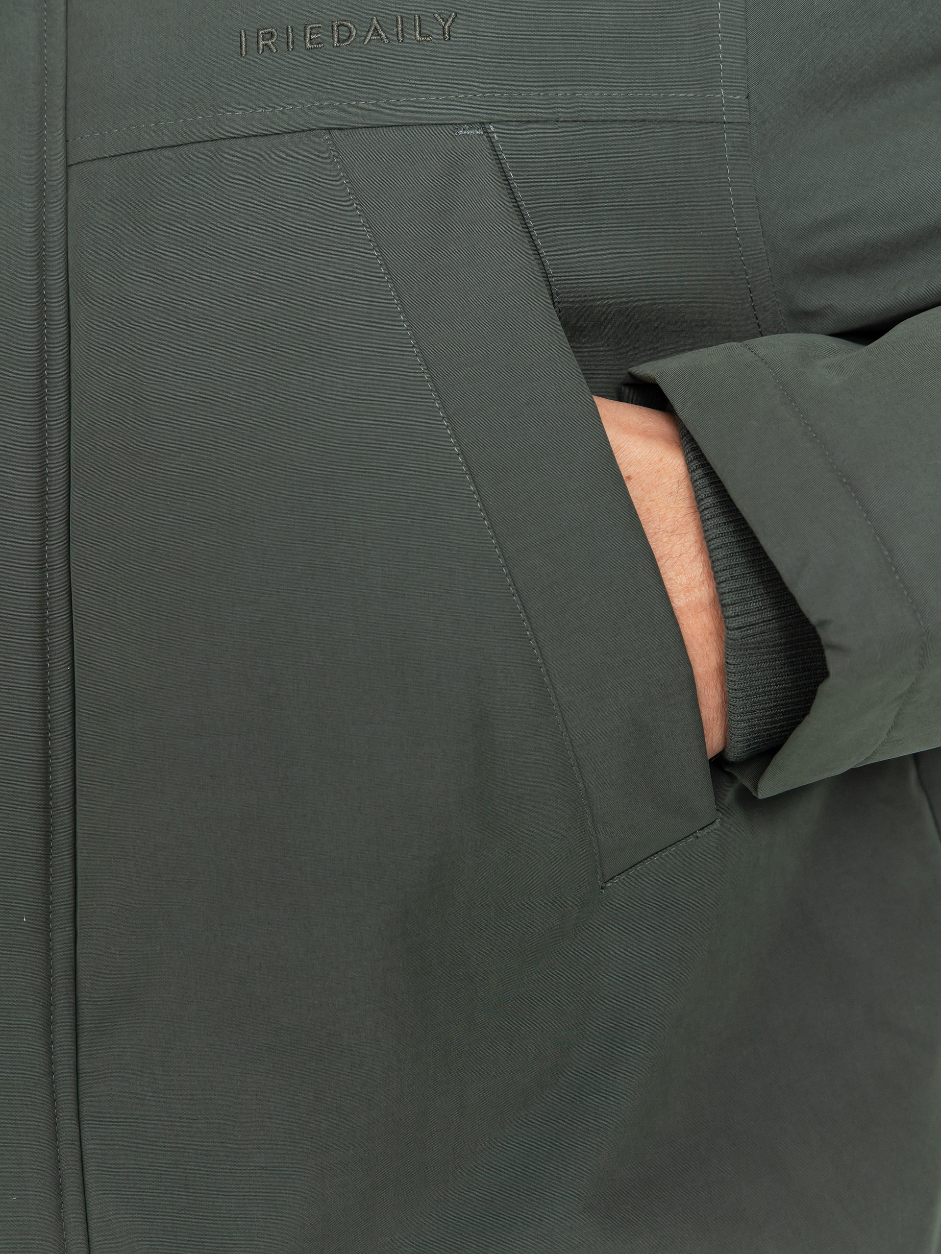 Bunda Iriedaily Nilas Parka (dark jungle)