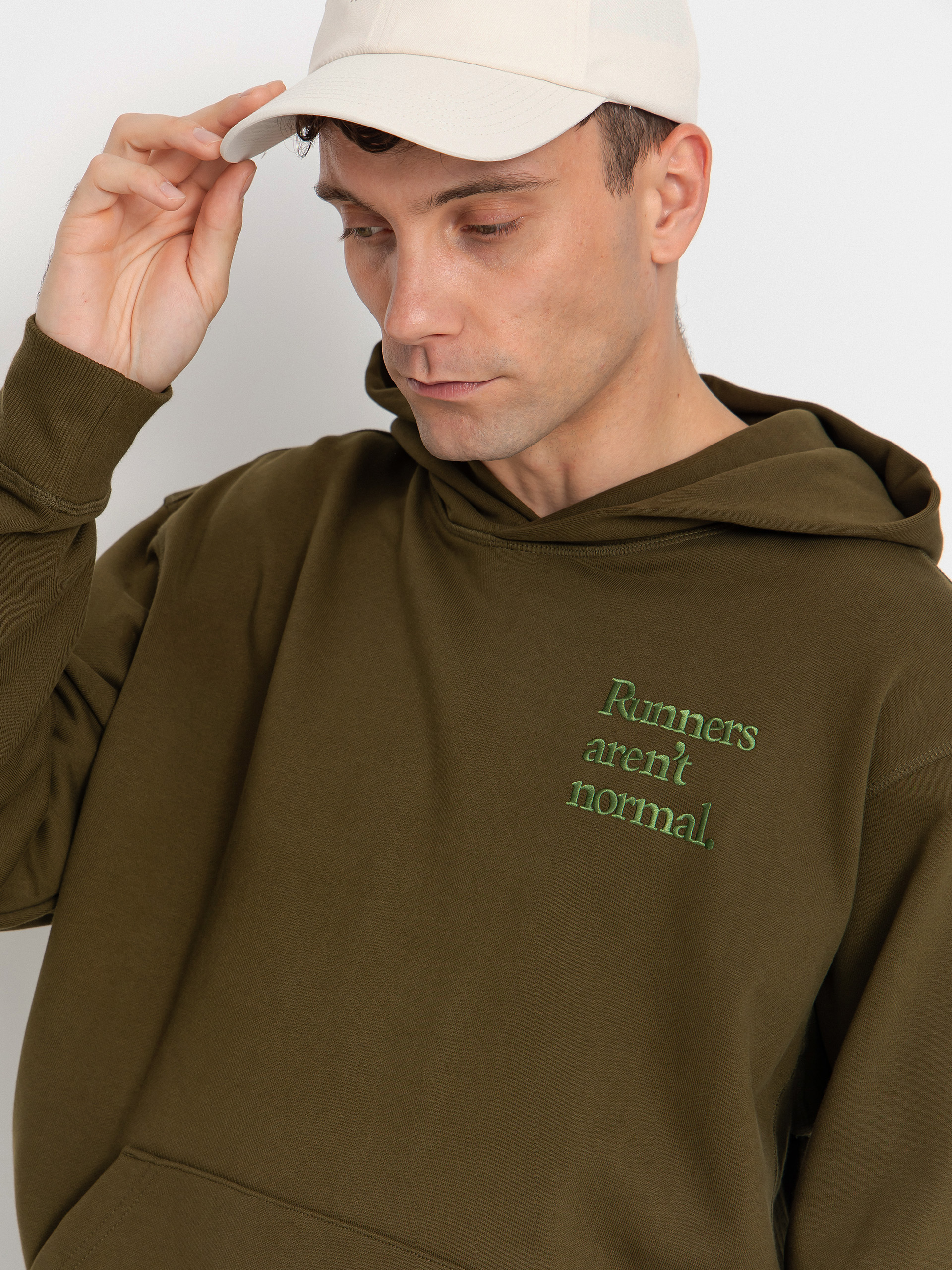 Mikina s kapucí New Balance Athletics Runners Arent Normal HD (brown)